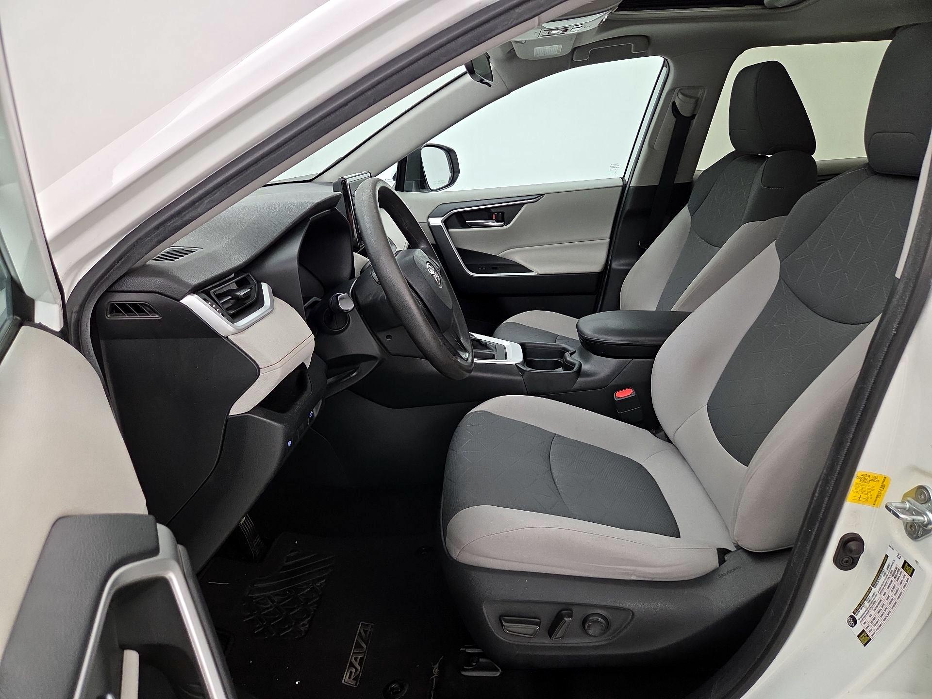 Thumbnail: 2019 Toyota RAV4 - 11