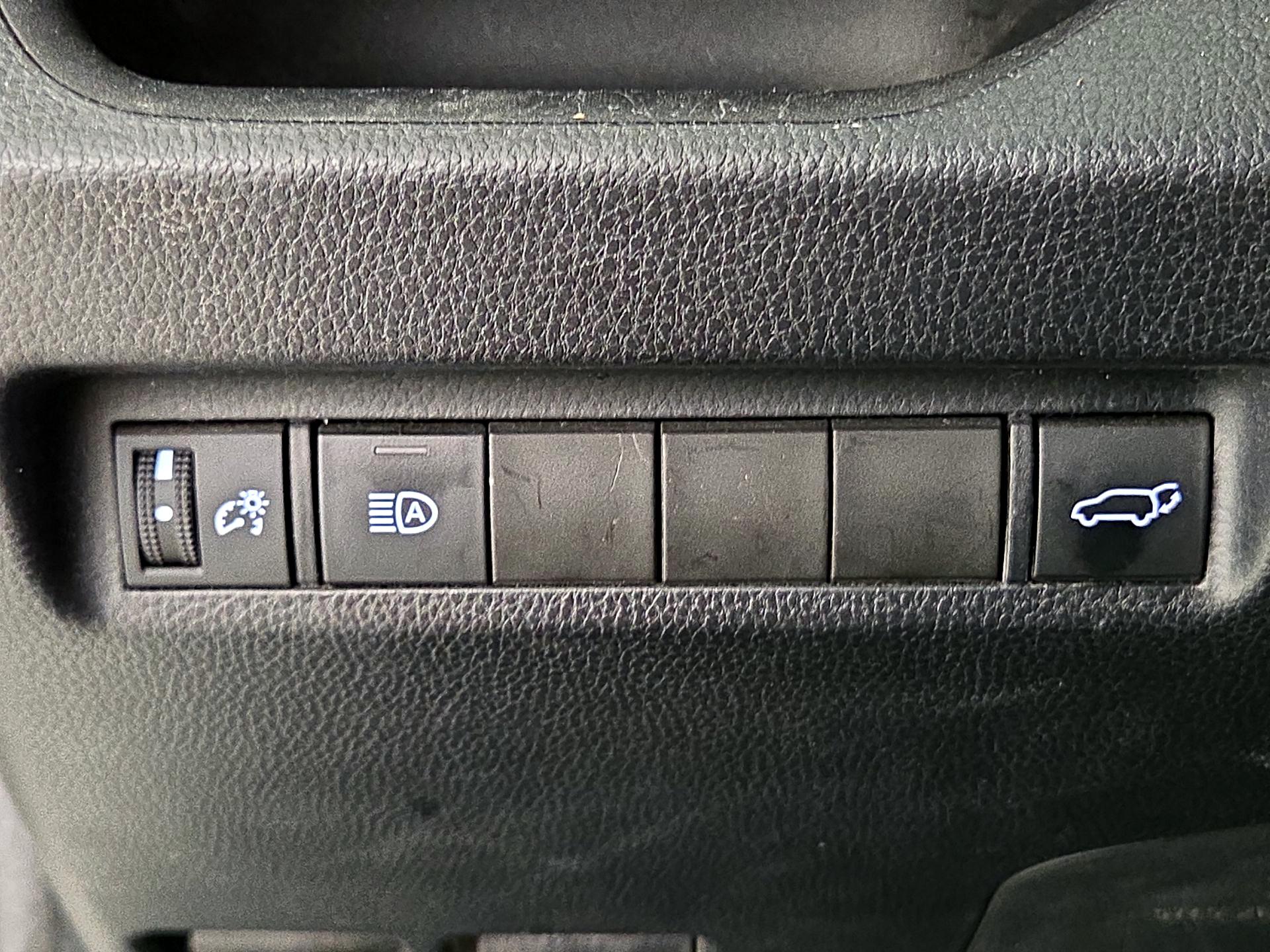 Thumbnail: 2019 Toyota RAV4 - 13