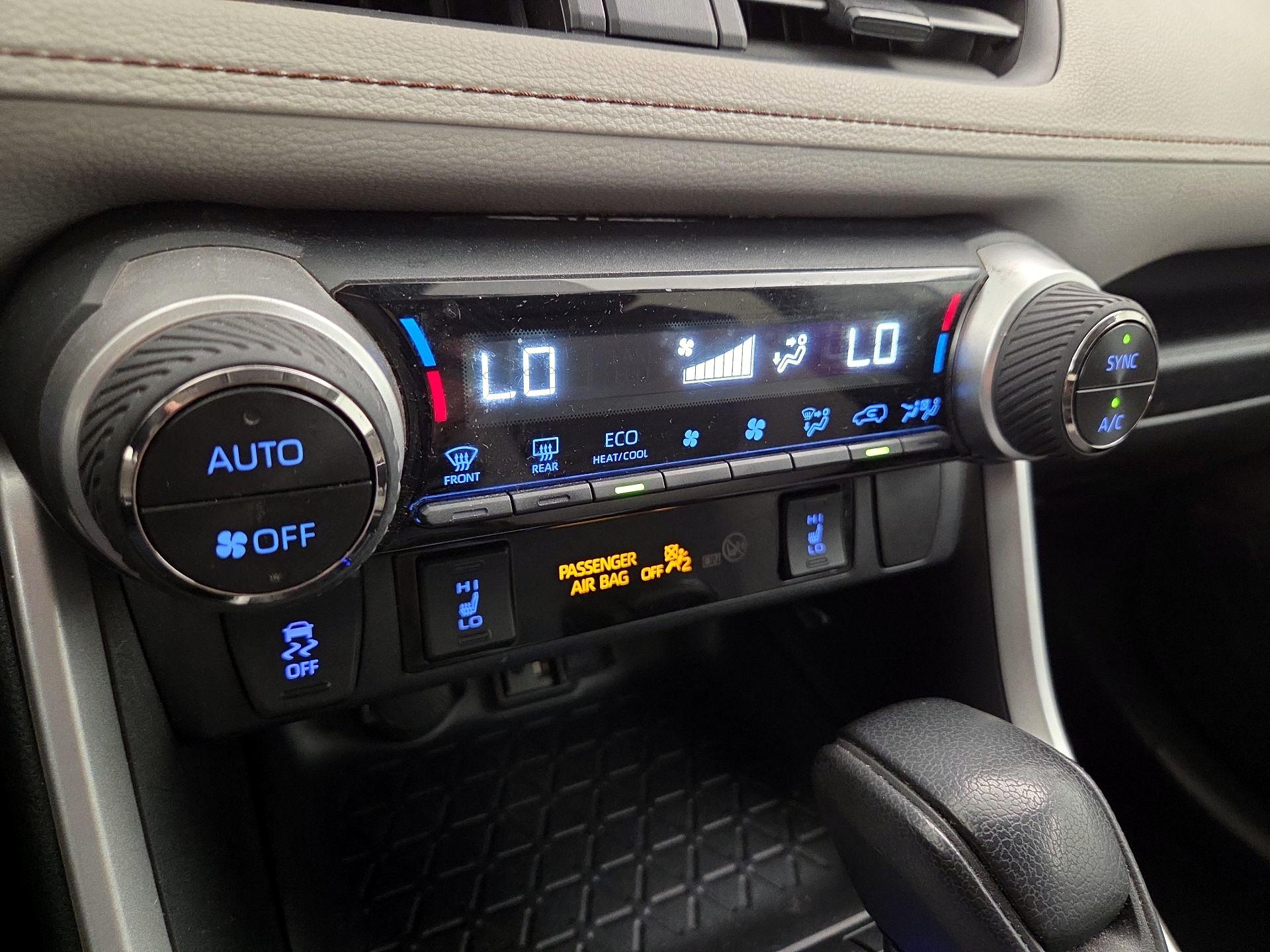 Thumbnail: 2019 Toyota RAV4 - 16