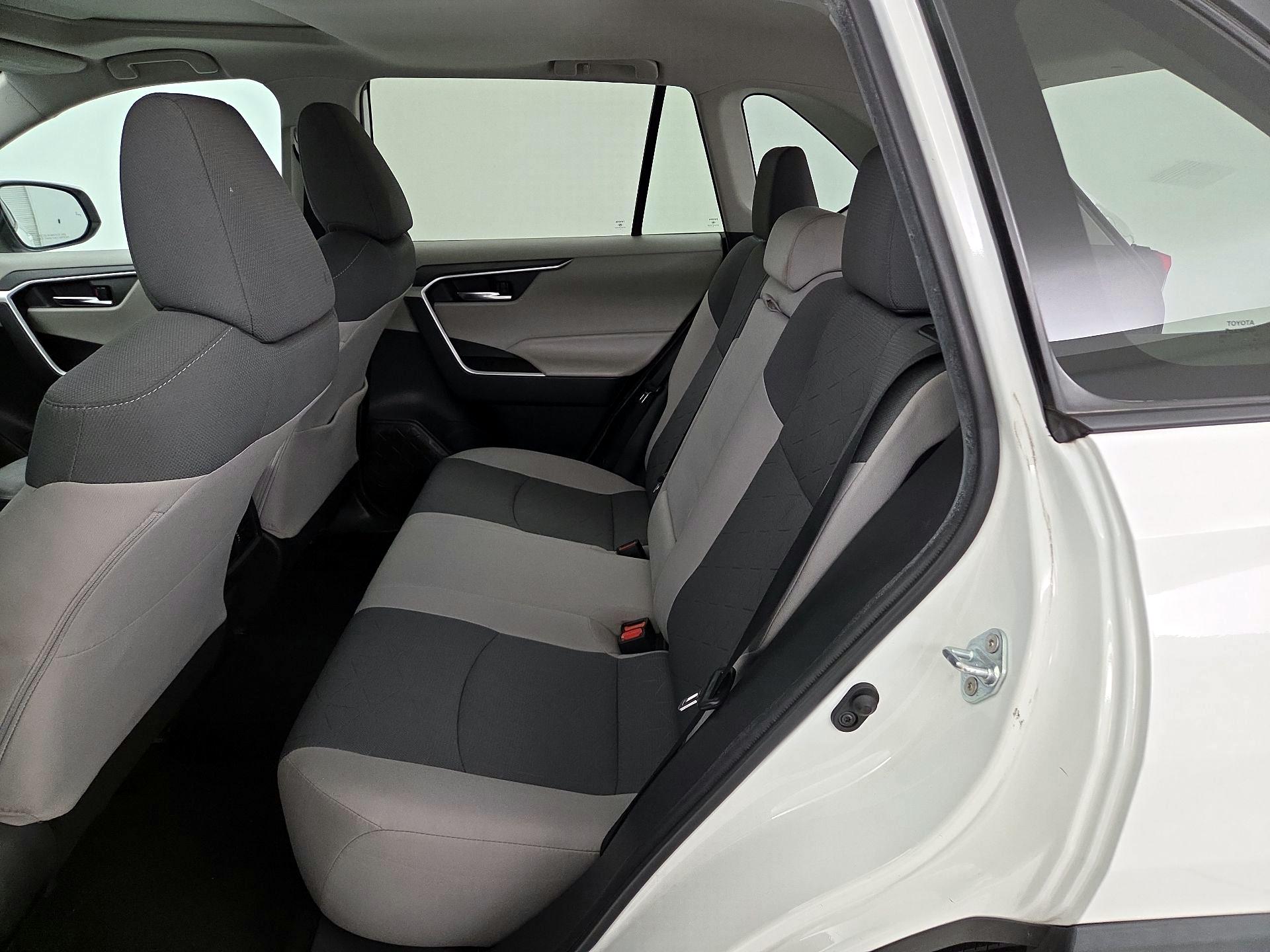 Thumbnail: 2019 Toyota RAV4 - 20