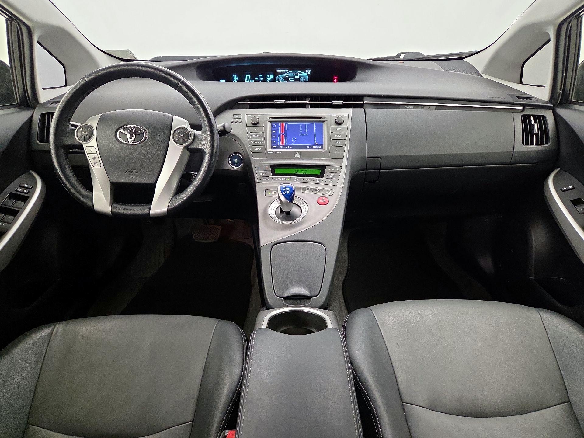 Thumbnail: 2015 Toyota Prius - 9