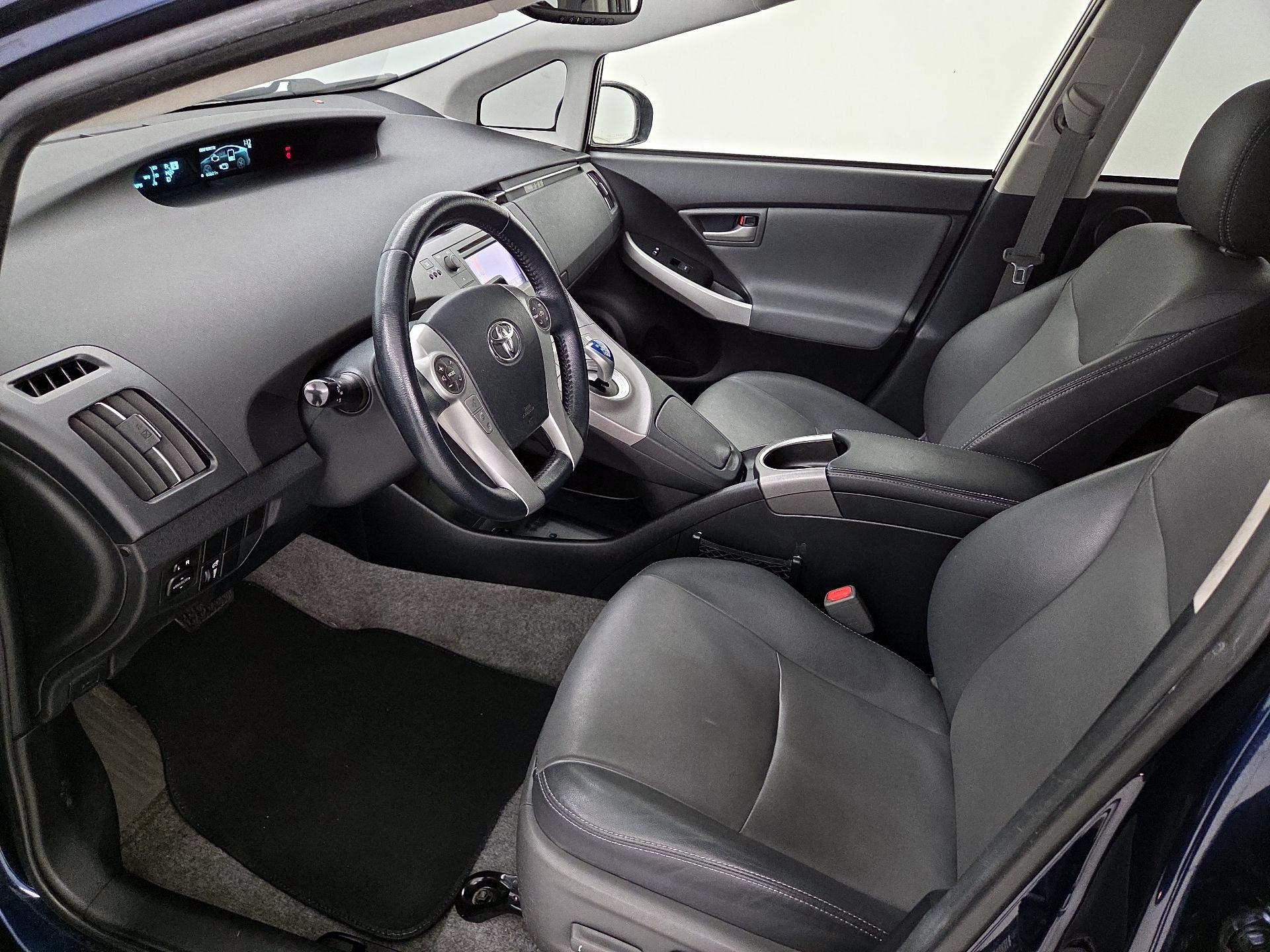 Thumbnail: 2015 Toyota Prius - 11