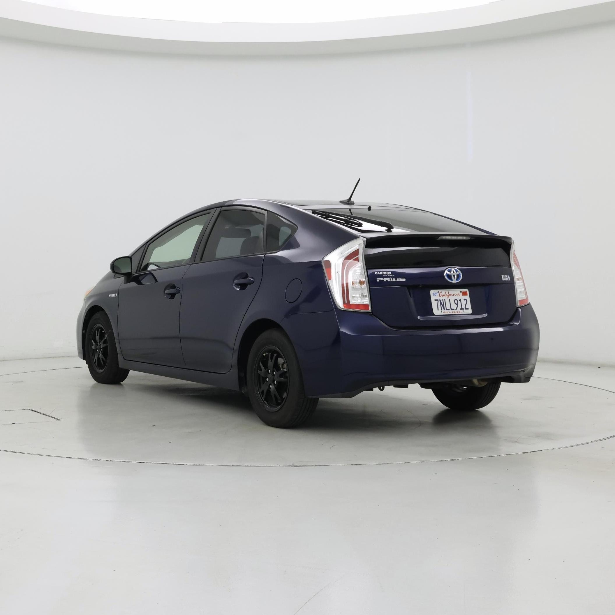 Thumbnail: 2015 Toyota Prius - 2