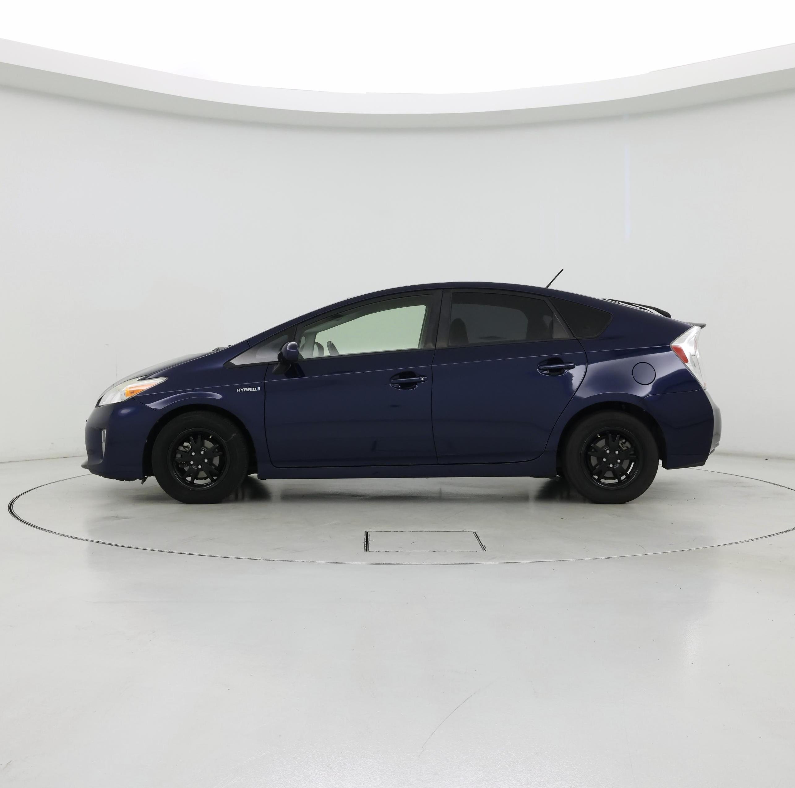 Thumbnail: 2015 Toyota Prius - 3
