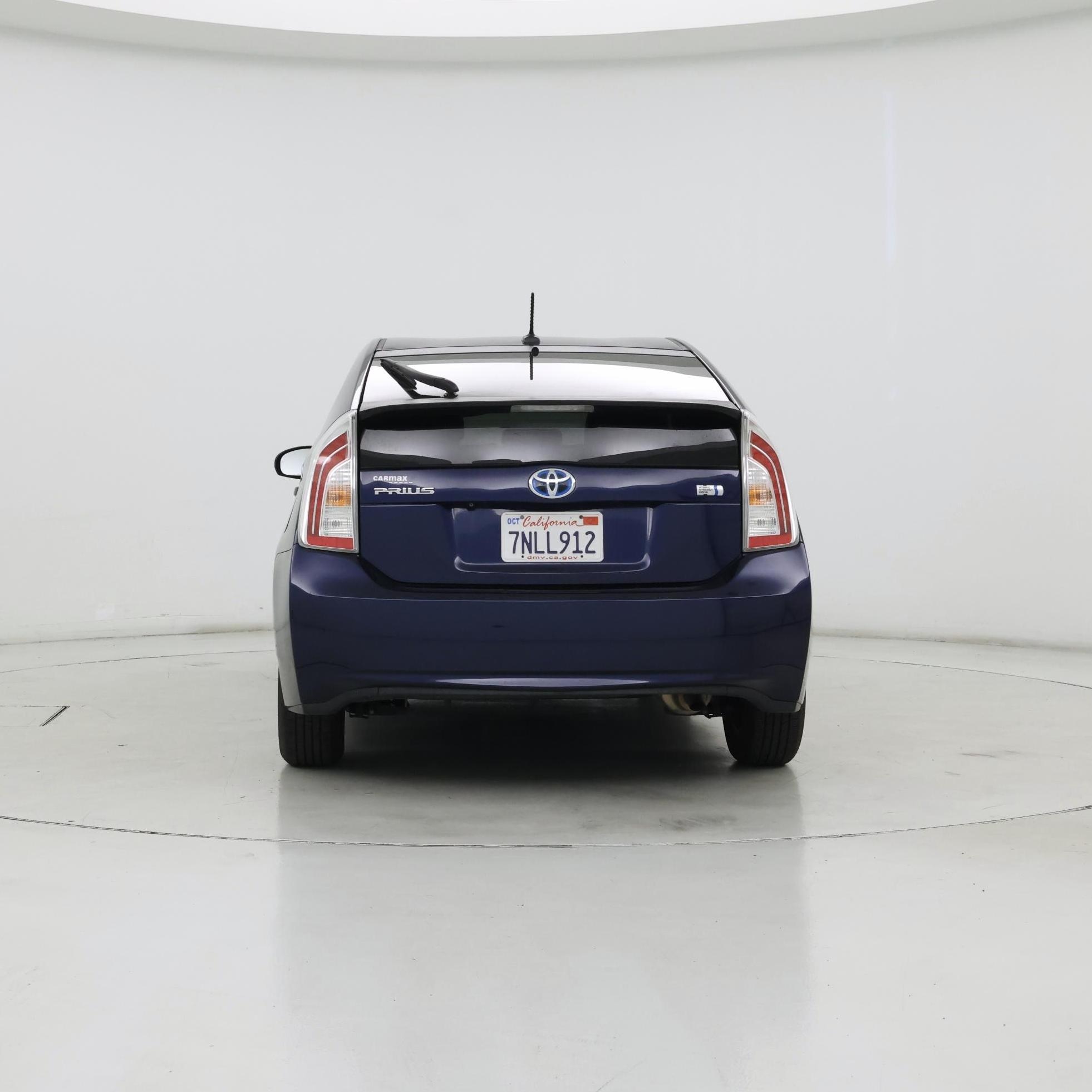 Thumbnail: 2015 Toyota Prius - 6