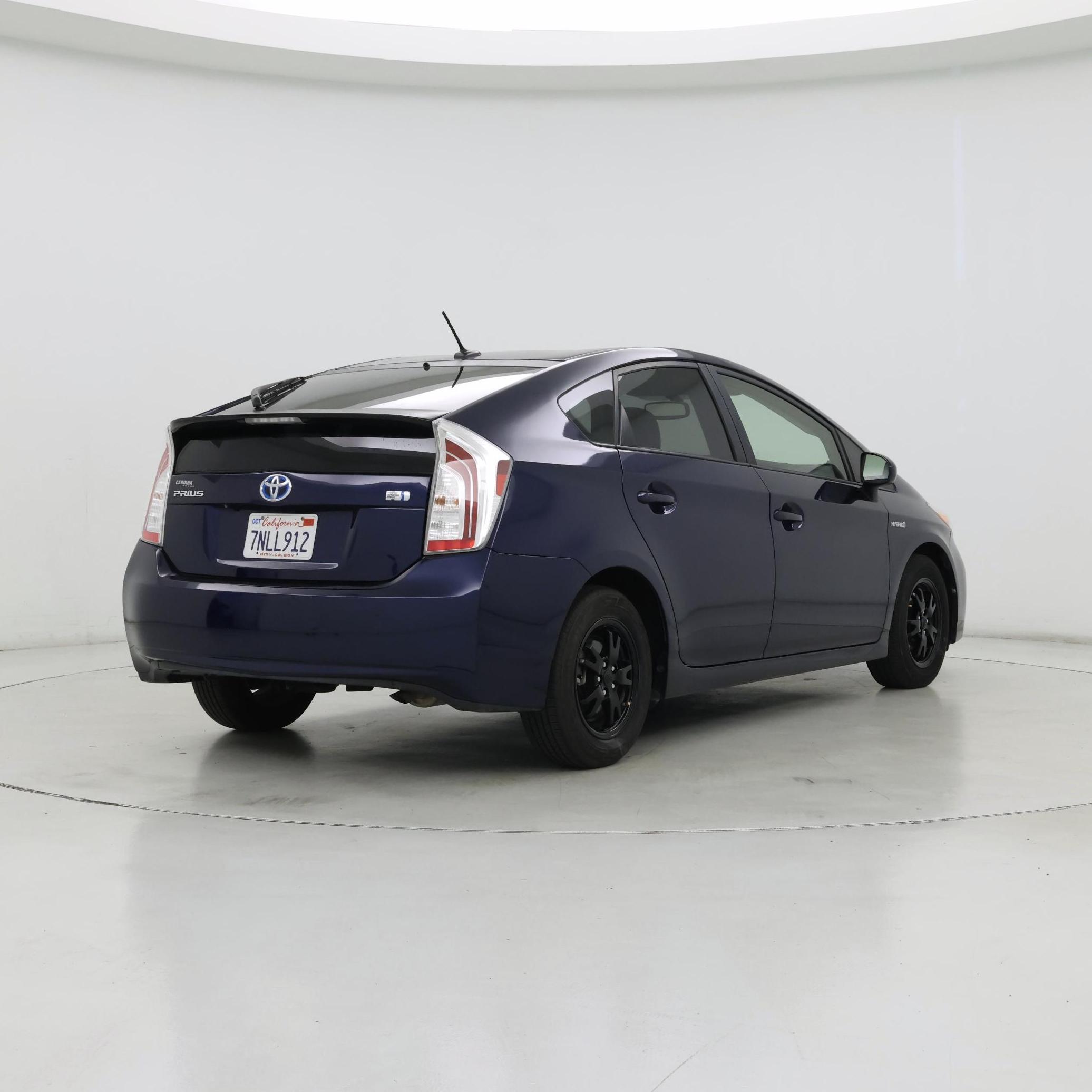 Thumbnail: 2015 Toyota Prius - 8