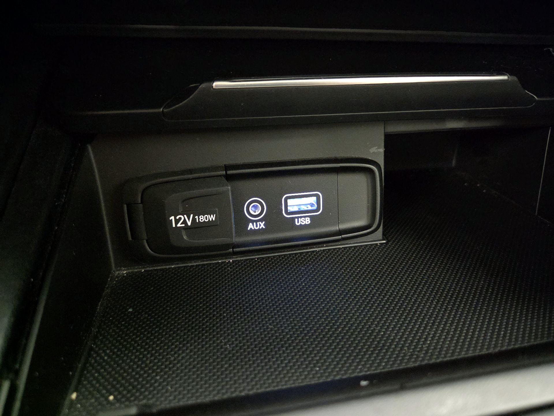 Thumbnail: 2019 Genesis G70 - 18