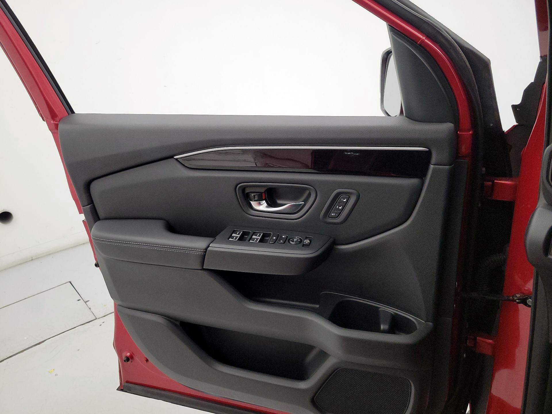 Thumbnail: 2023 Honda Pilot - 12