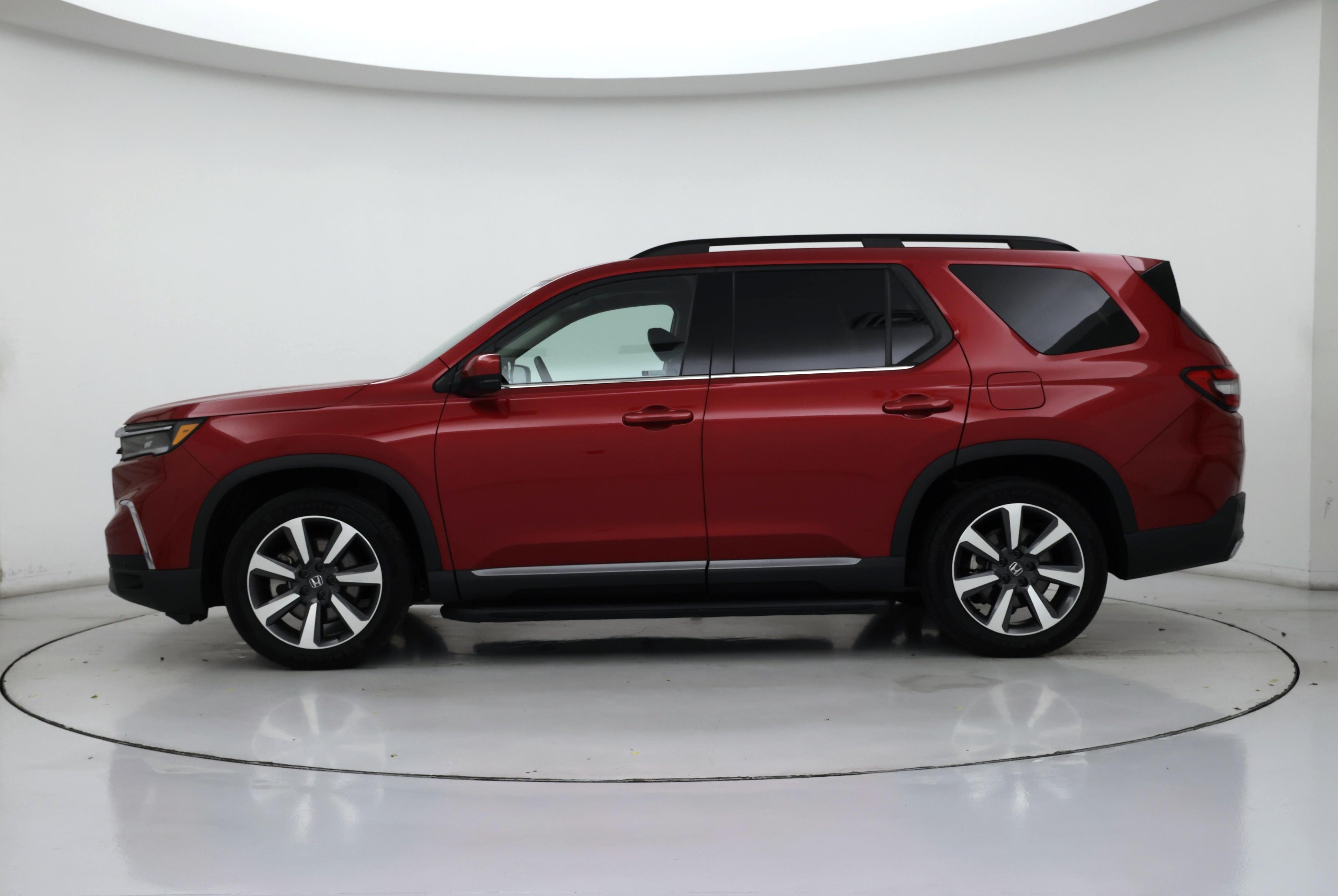 Thumbnail: 2023 Honda Pilot - 3