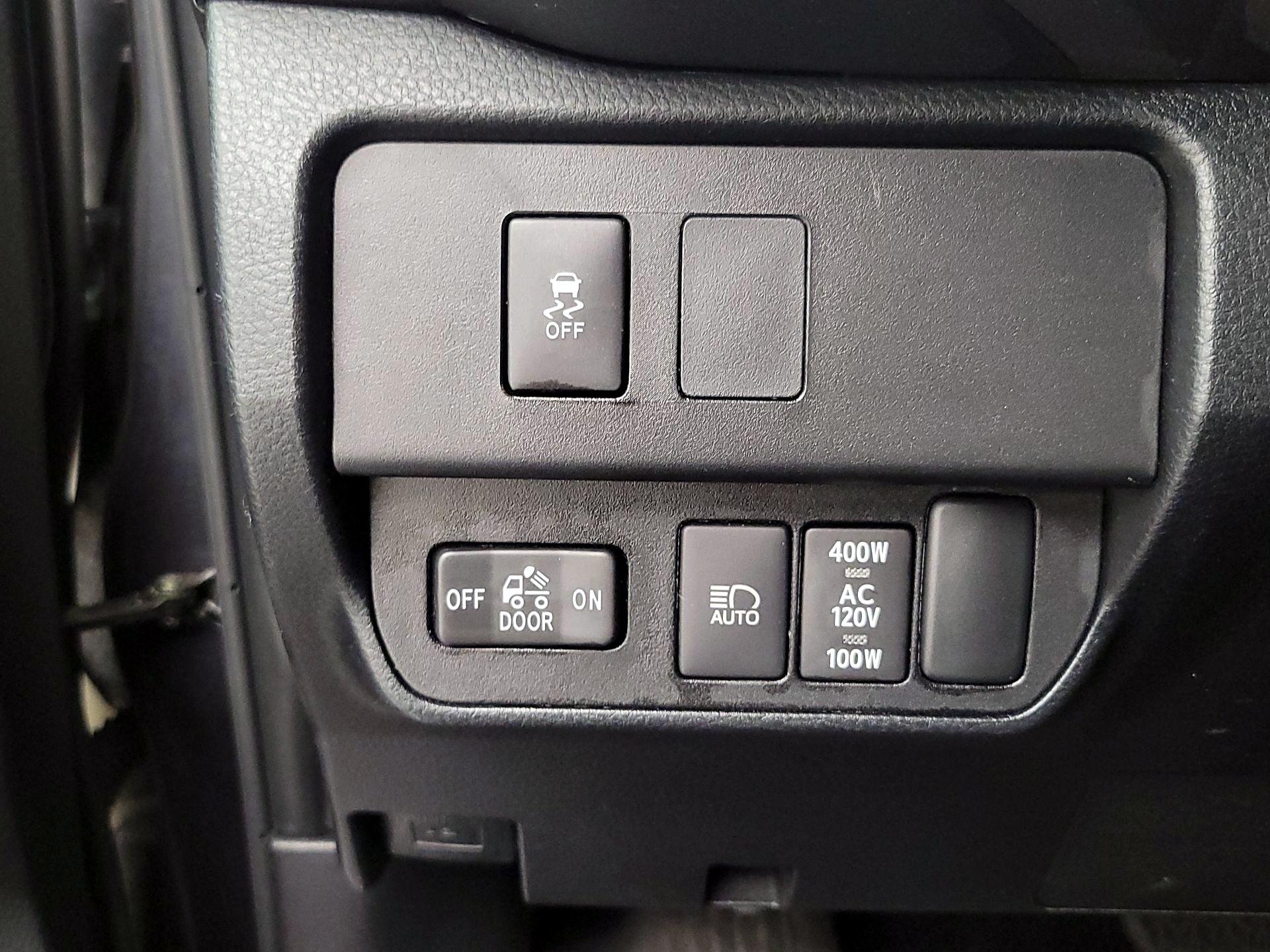 Thumbnail: 2023 Toyota Tacoma - 13