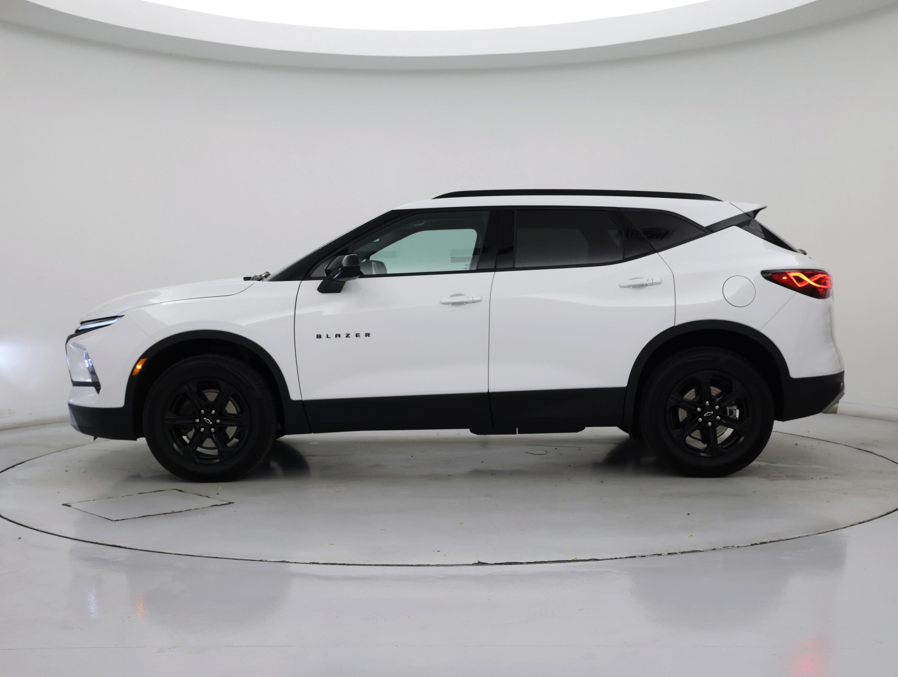 Thumbnail: 2023 Chevrolet Blazer - 3