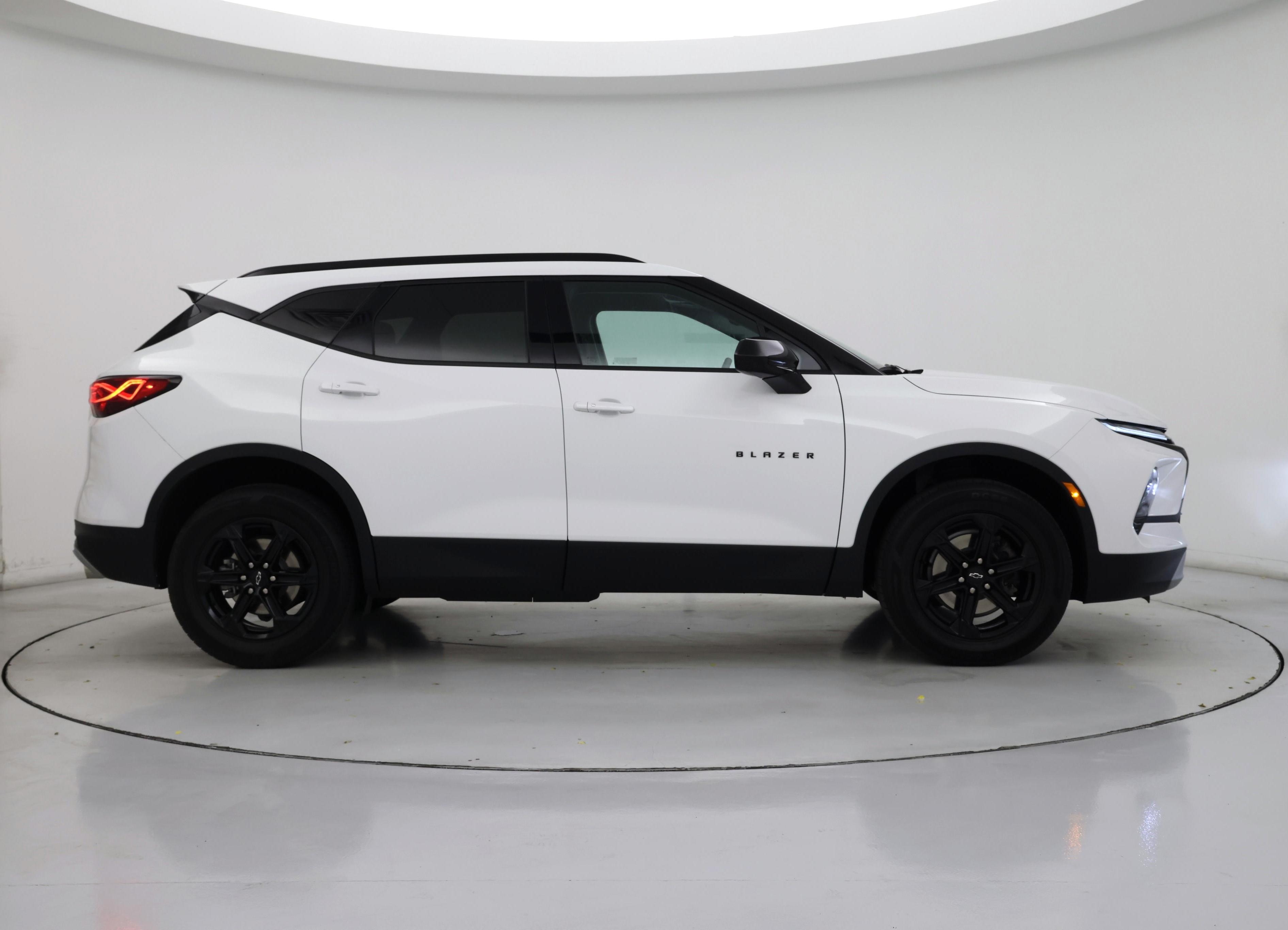 Thumbnail: 2023 Chevrolet Blazer - 7