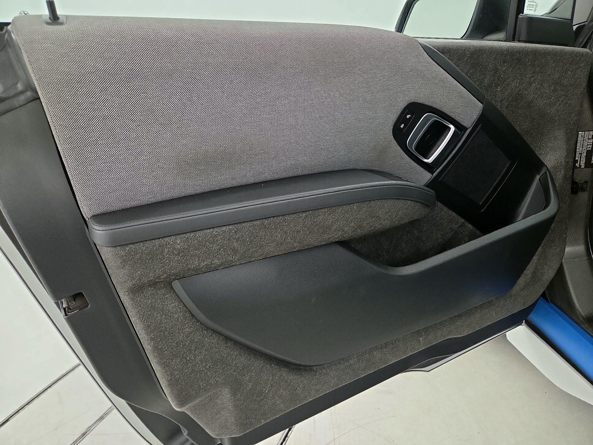 Thumbnail: 2017 BMW i3 - 12