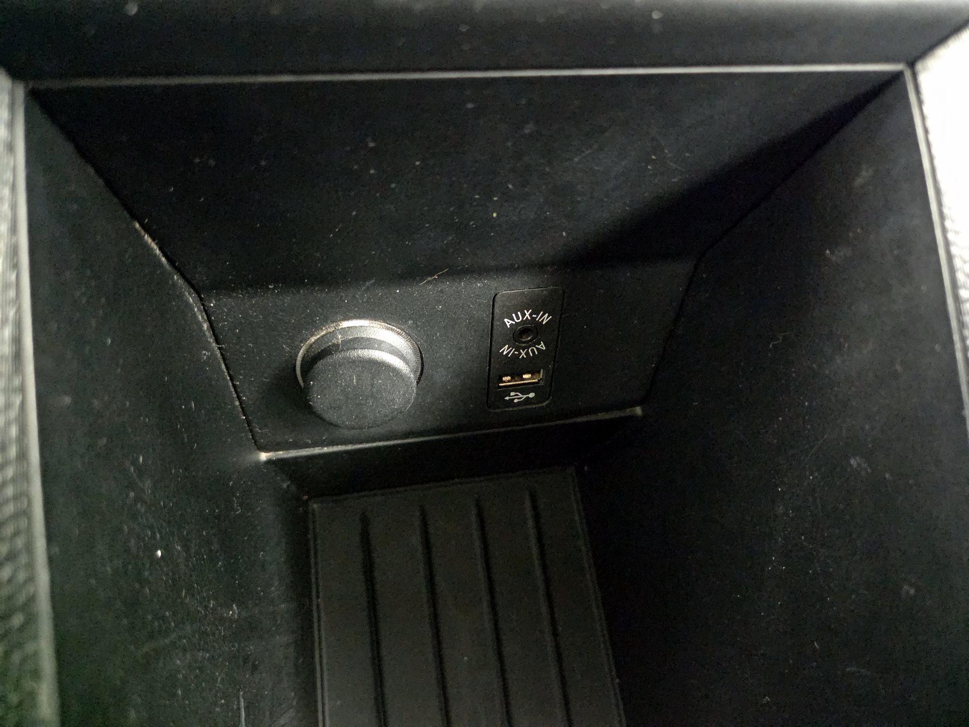 Thumbnail: 2017 BMW i3 - 19