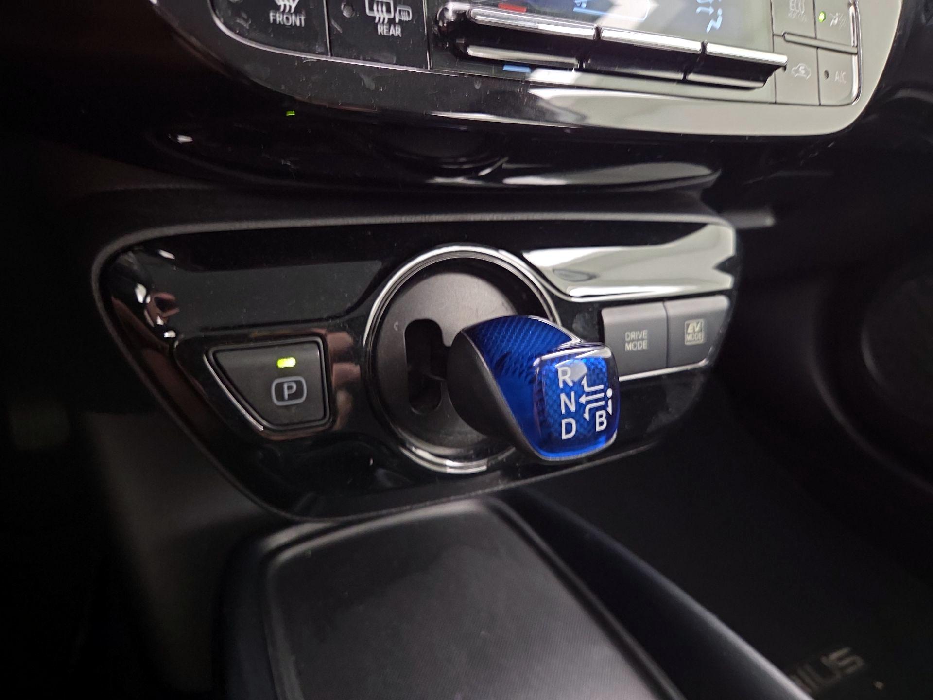 Thumbnail: 2021 Toyota Prius - 17