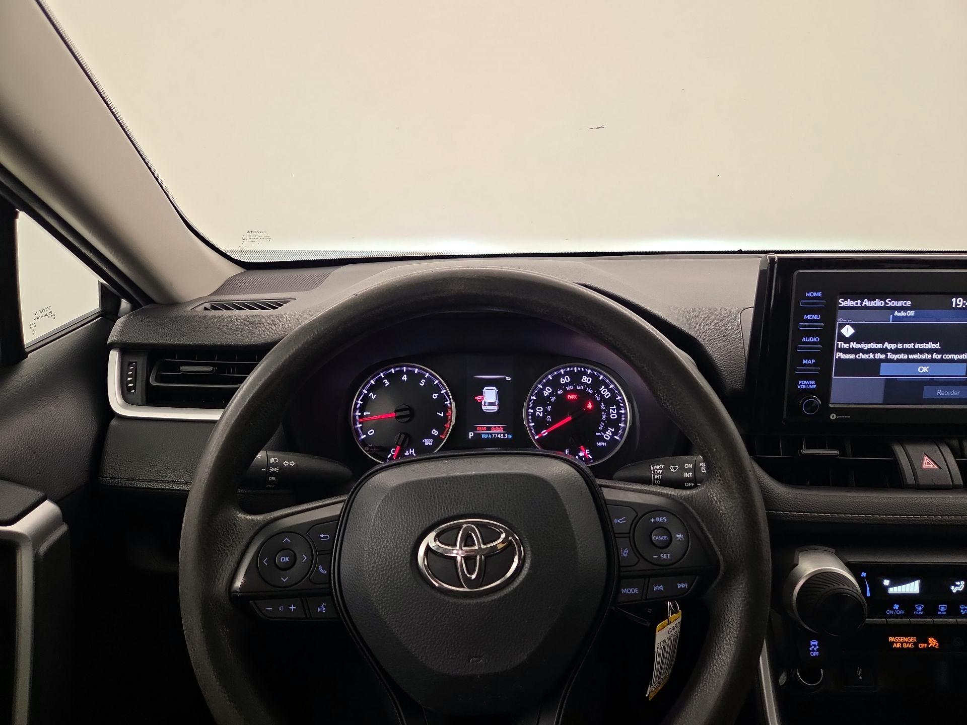 Thumbnail: 2020 Toyota RAV4 - 10
