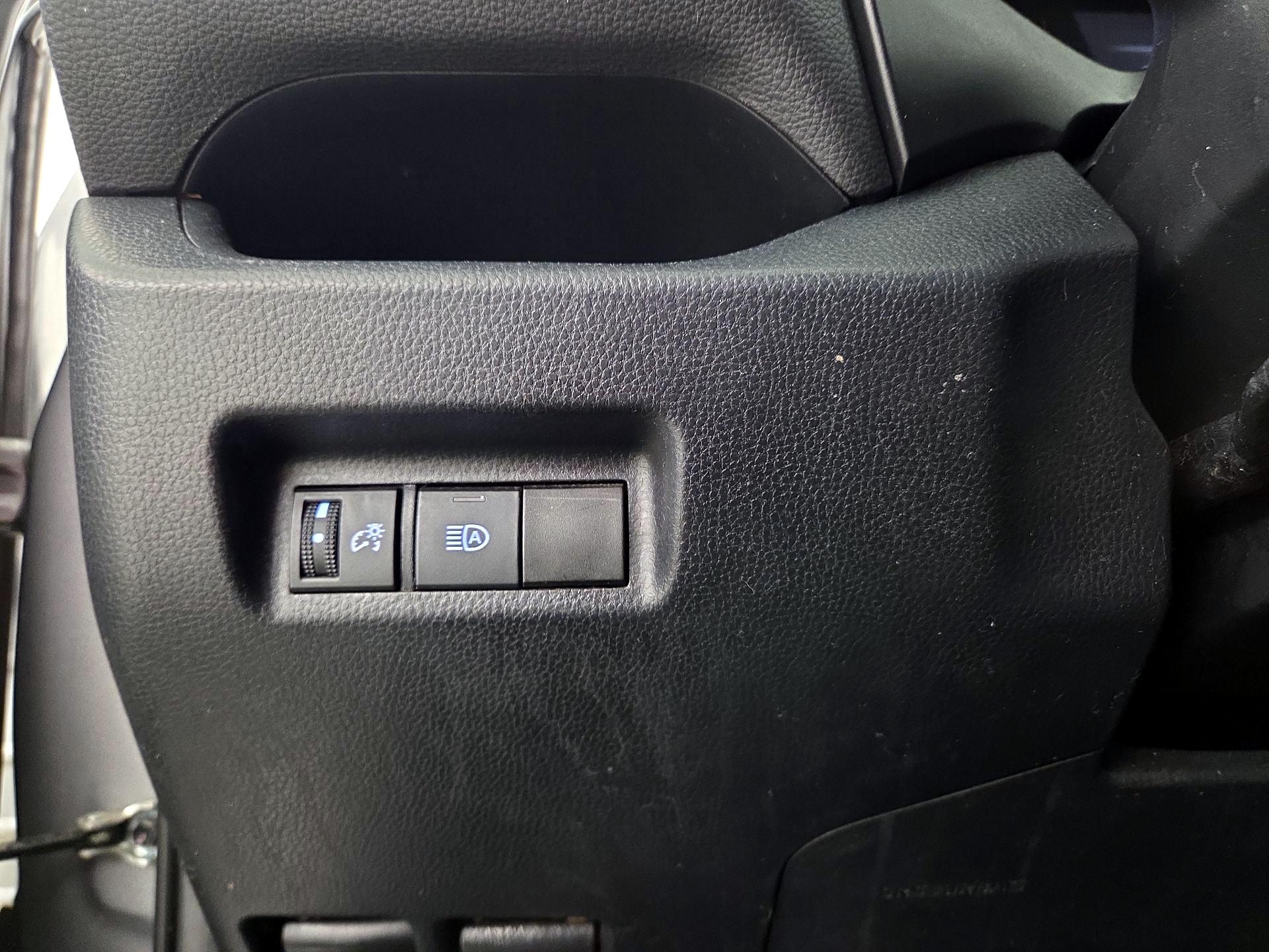 Thumbnail: 2020 Toyota RAV4 - 13