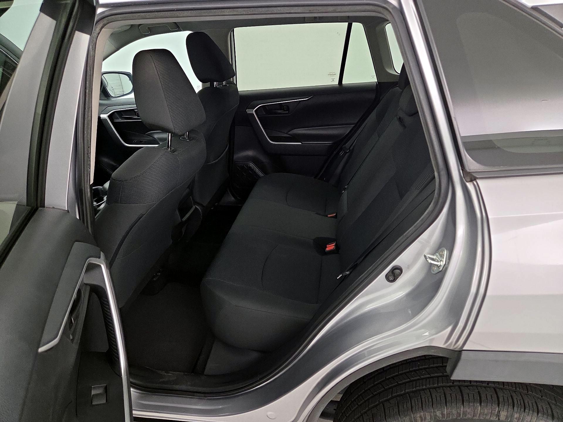 Thumbnail: 2020 Toyota RAV4 - 18