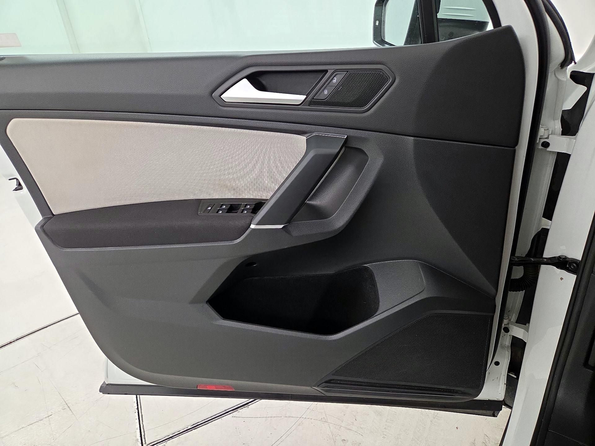 Thumbnail: 2020 Volkswagen Tiguan - 12