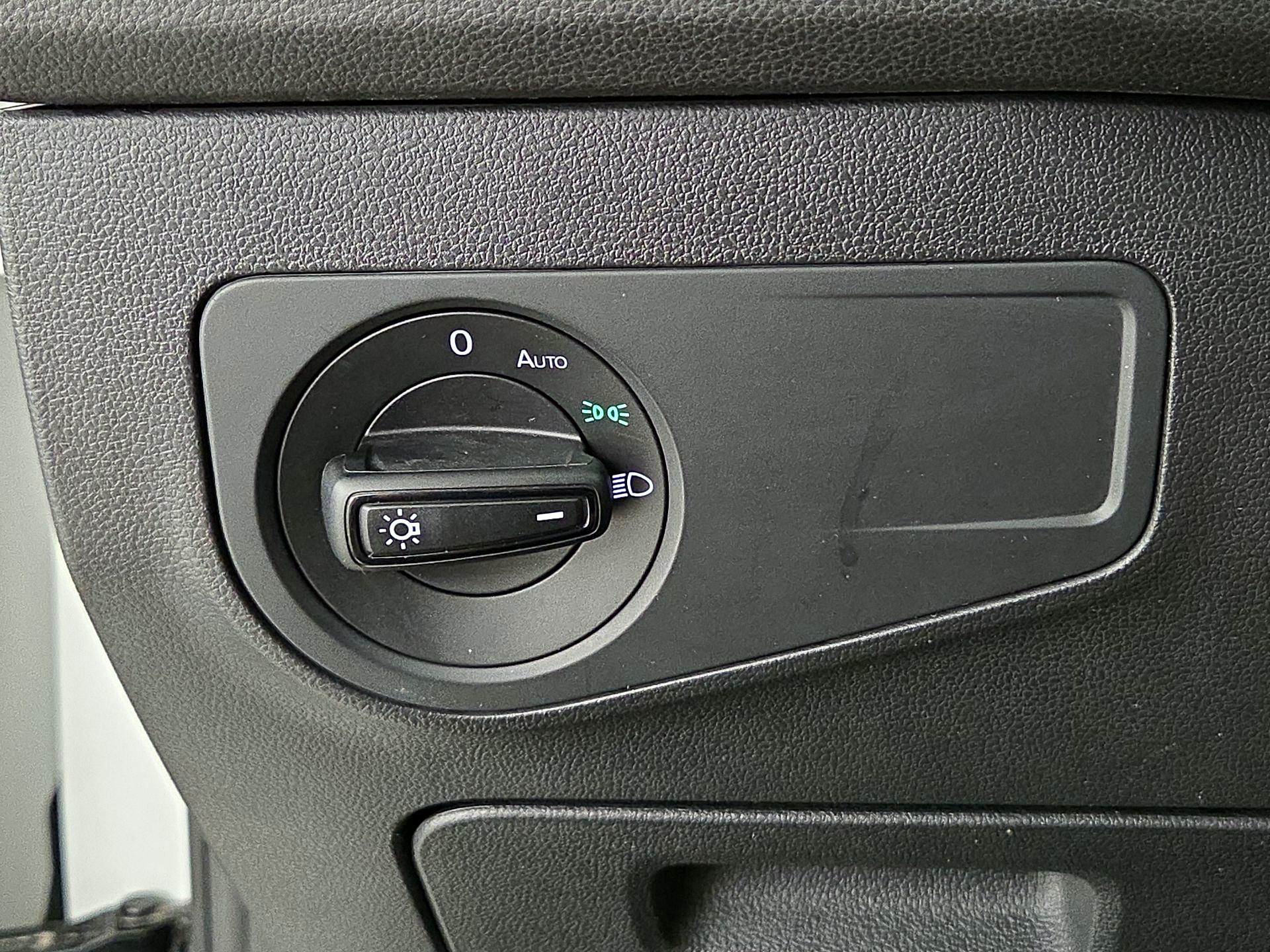 Thumbnail: 2020 Volkswagen Tiguan - 13