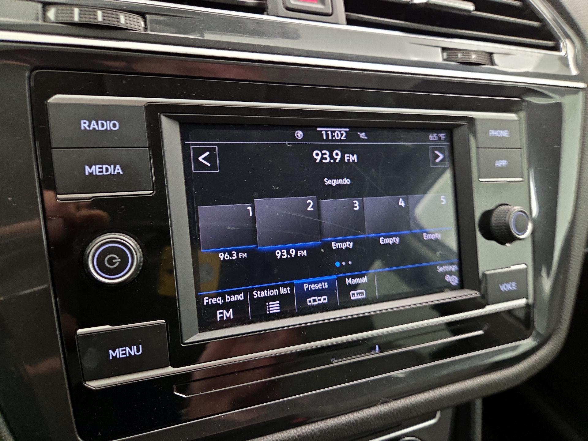 Thumbnail: 2020 Volkswagen Tiguan - 15