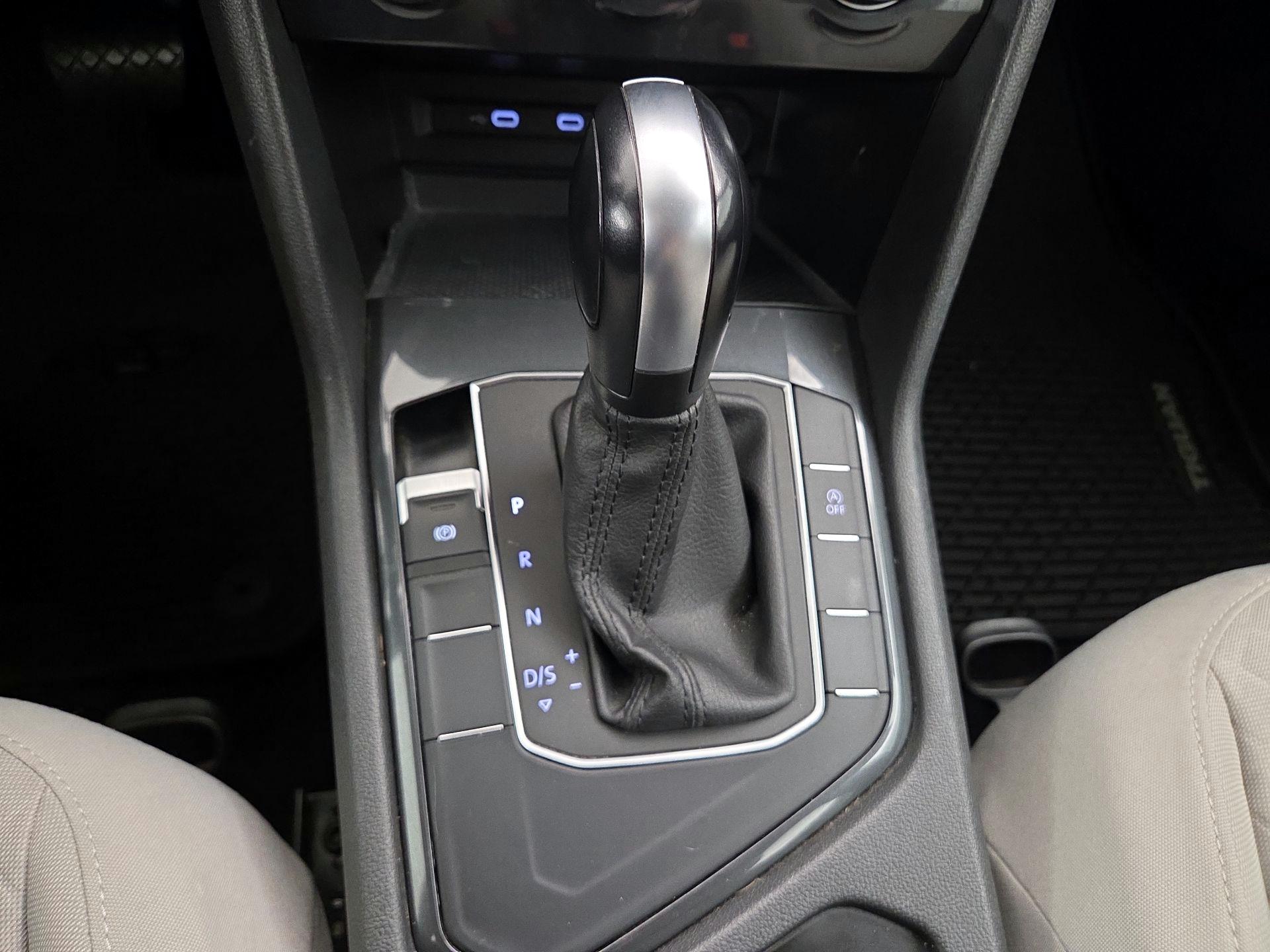 Thumbnail: 2020 Volkswagen Tiguan - 17