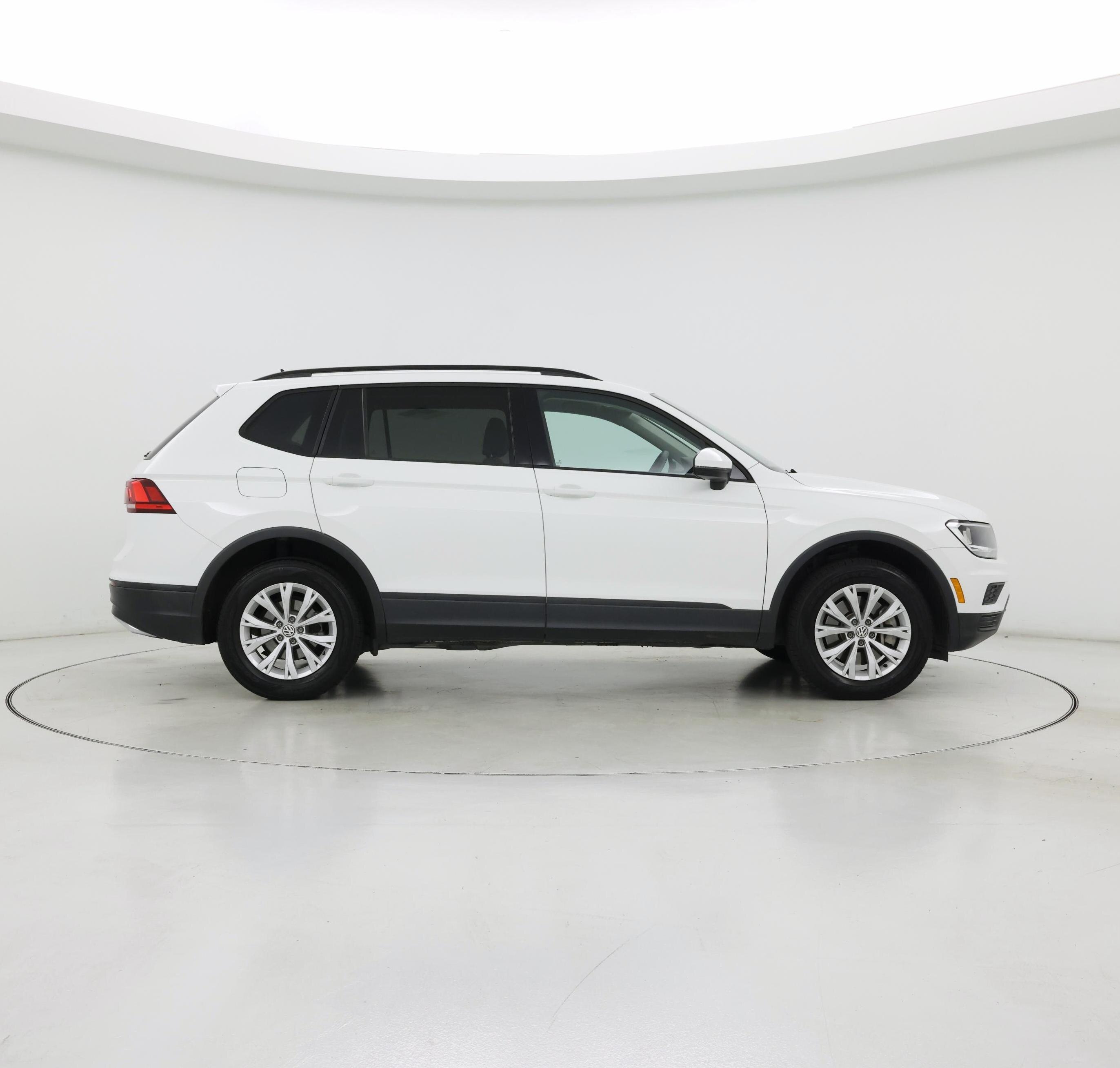 Thumbnail: 2020 Volkswagen Tiguan - 7