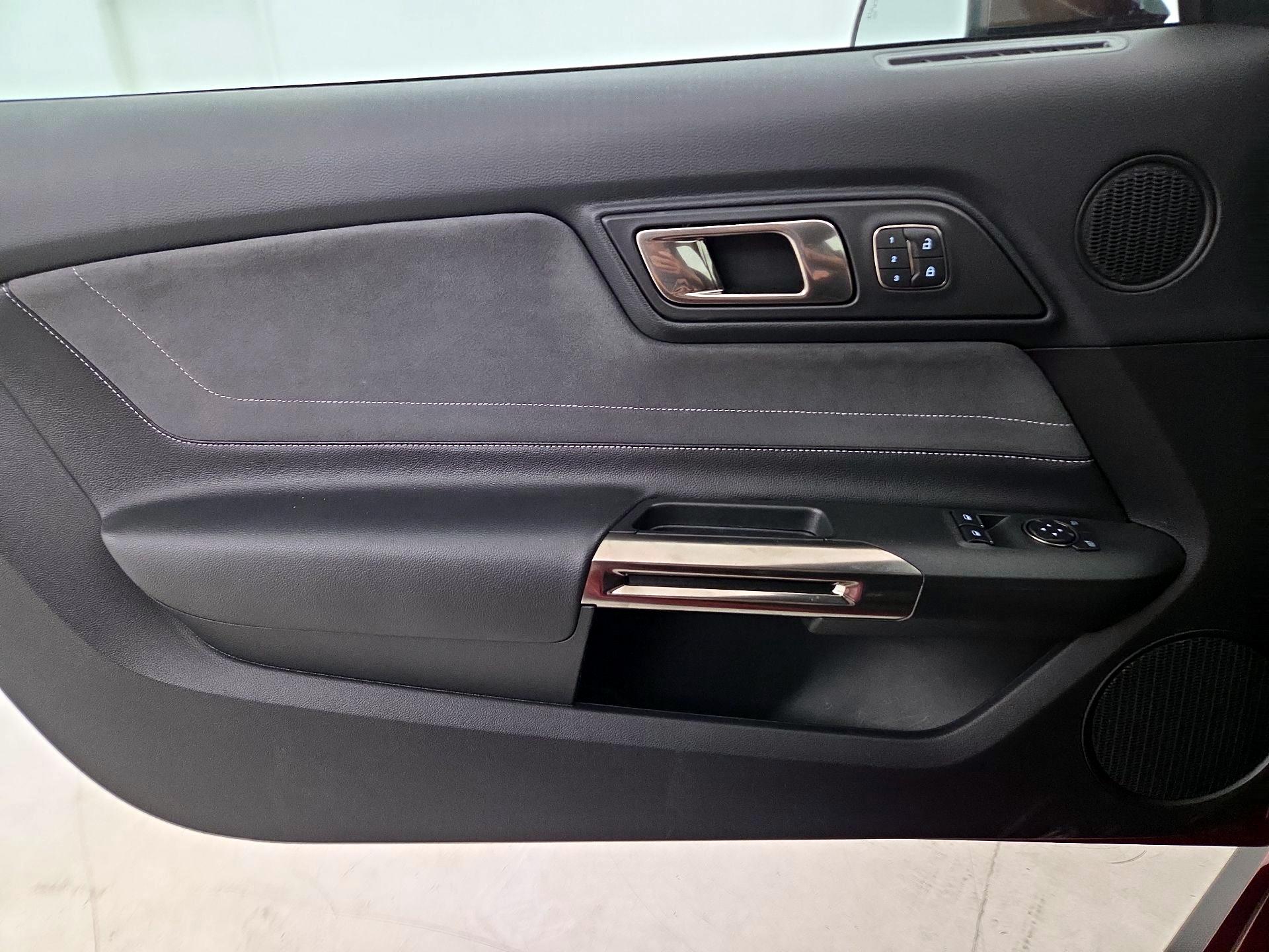 Thumbnail: 2019 Ford Mustang - 12