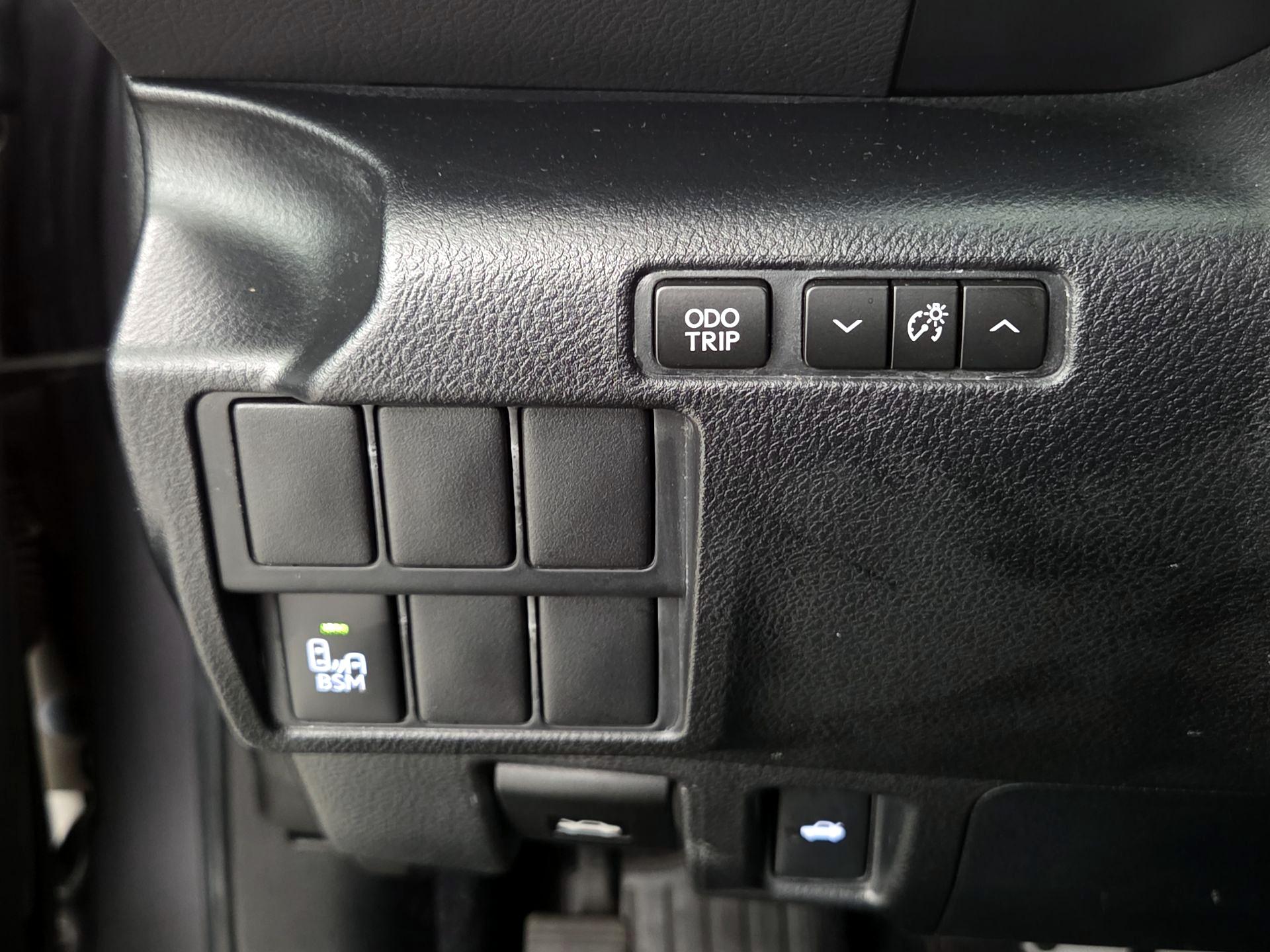 Thumbnail: 2014 Lexus IS - 13