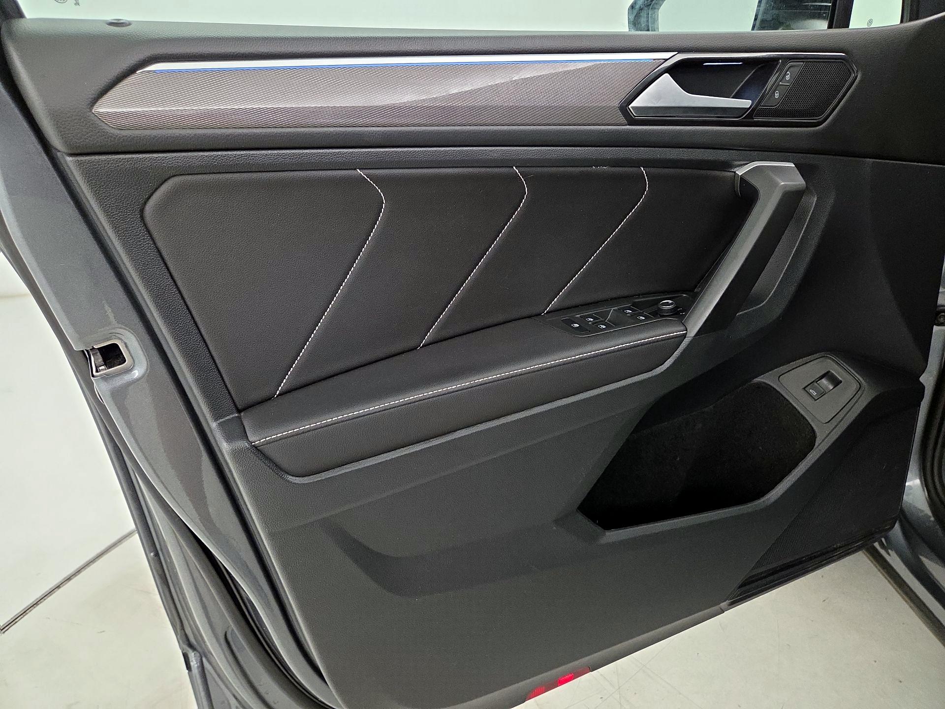 Thumbnail: 2024 Volkswagen Tiguan - 12