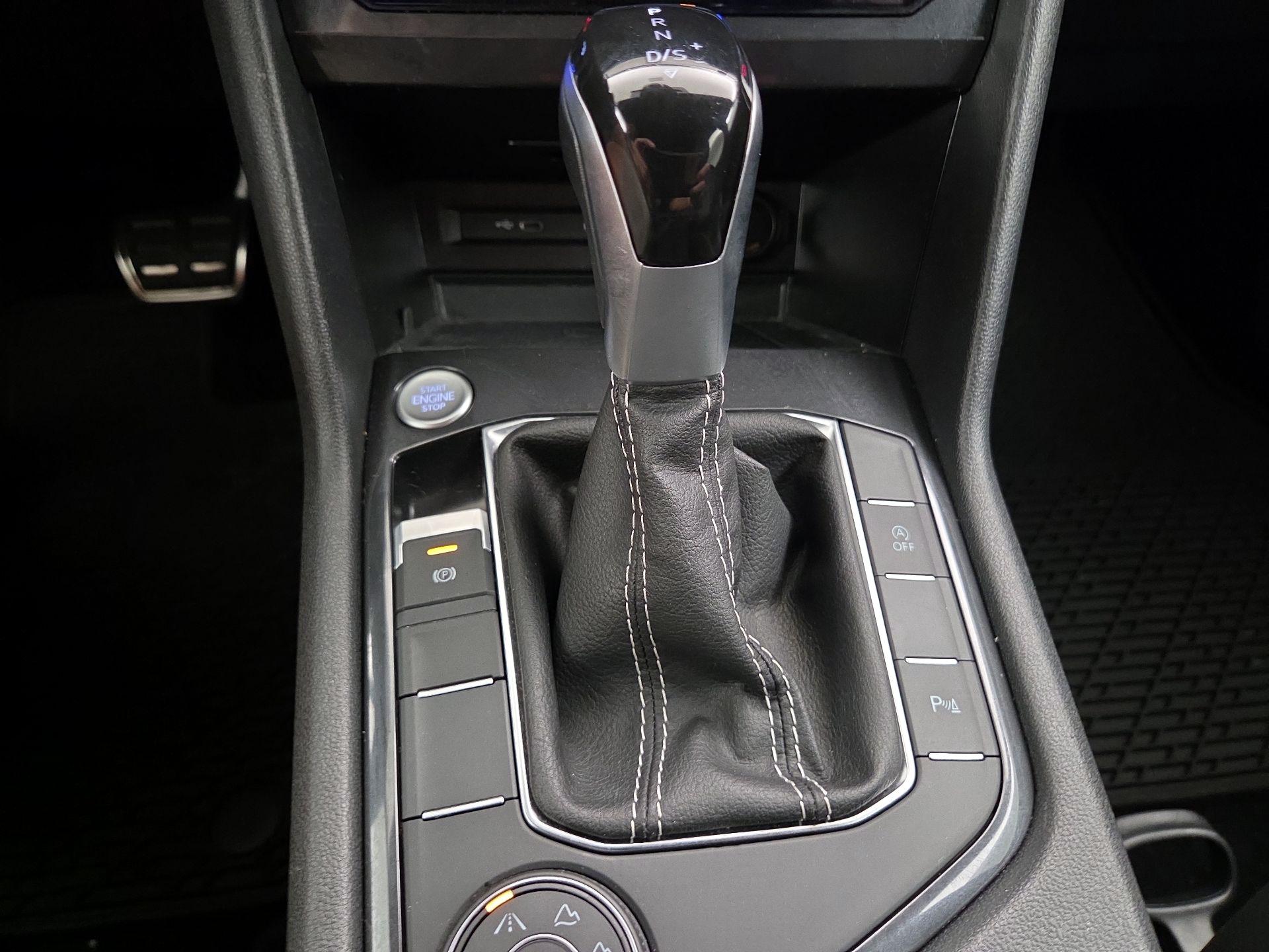 Thumbnail: 2024 Volkswagen Tiguan - 17