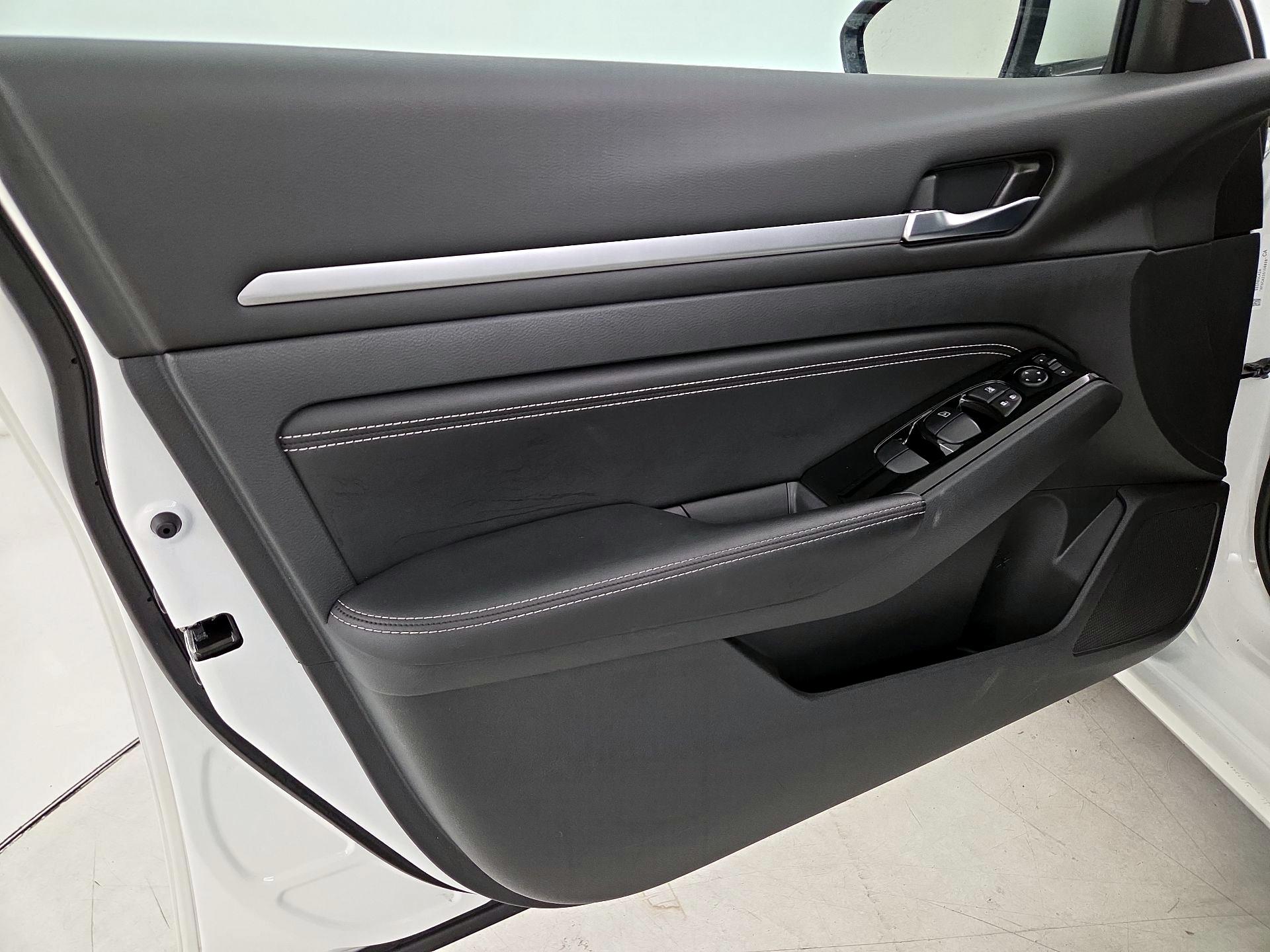 Thumbnail: 2023 Nissan Altima - 12