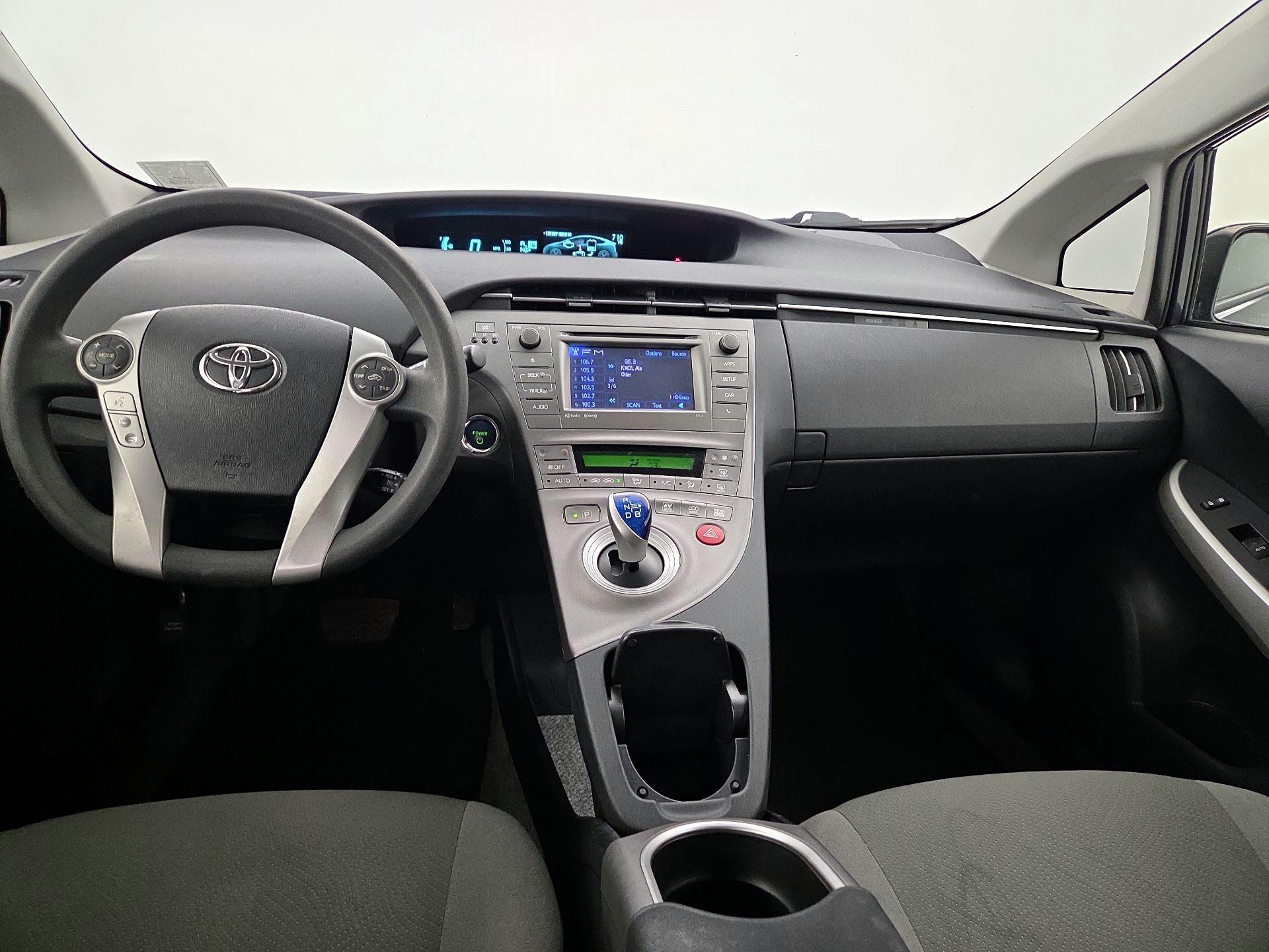 Thumbnail: 2014 Toyota Prius - 9