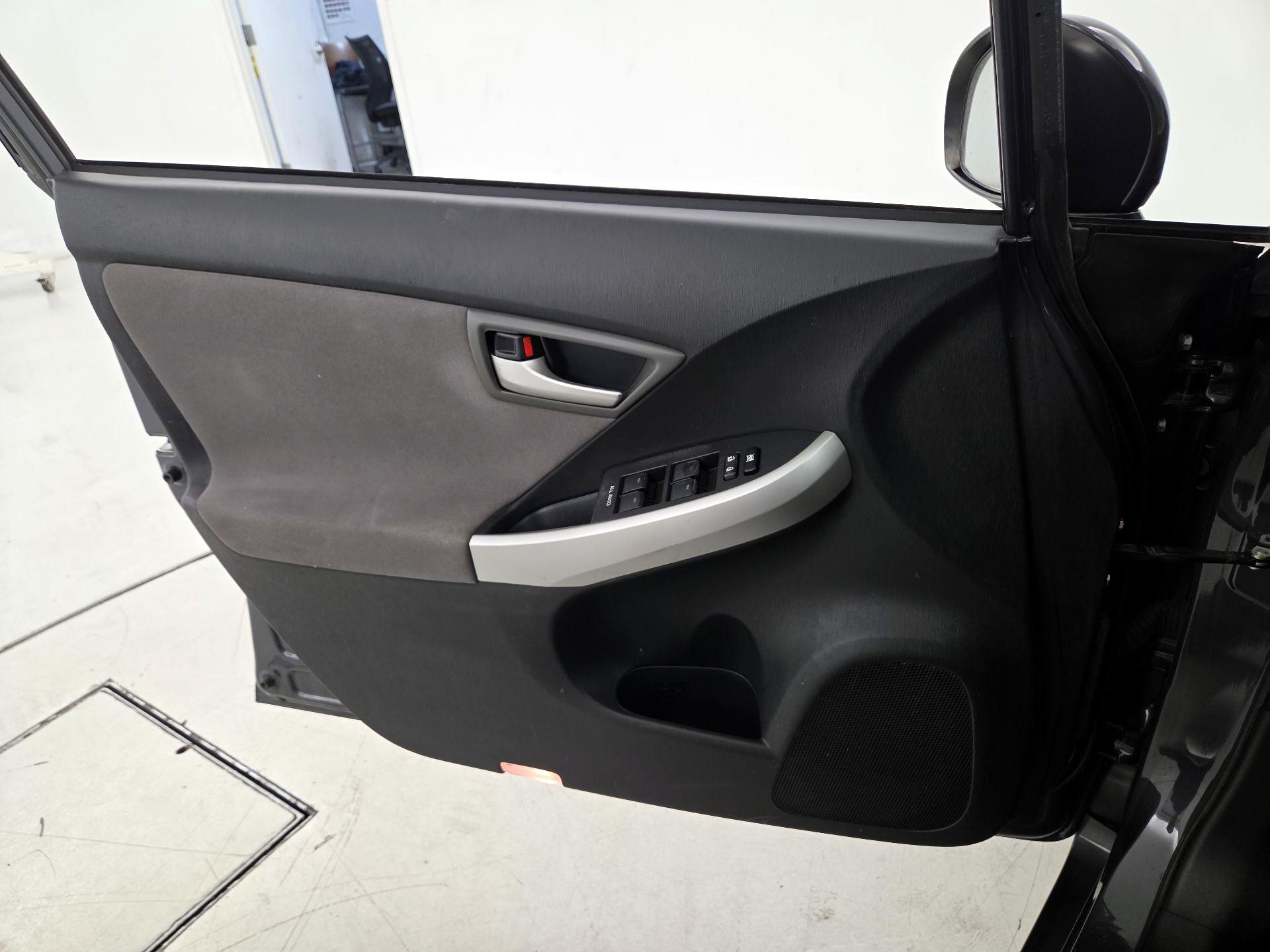 Thumbnail: 2014 Toyota Prius - 12