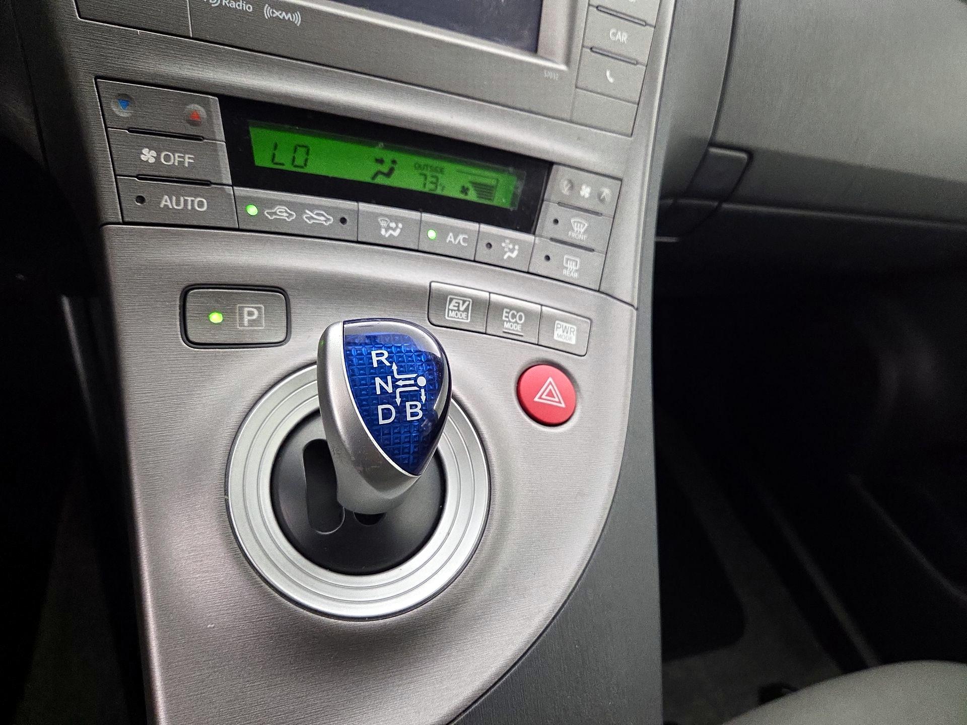 Thumbnail: 2014 Toyota Prius - 17