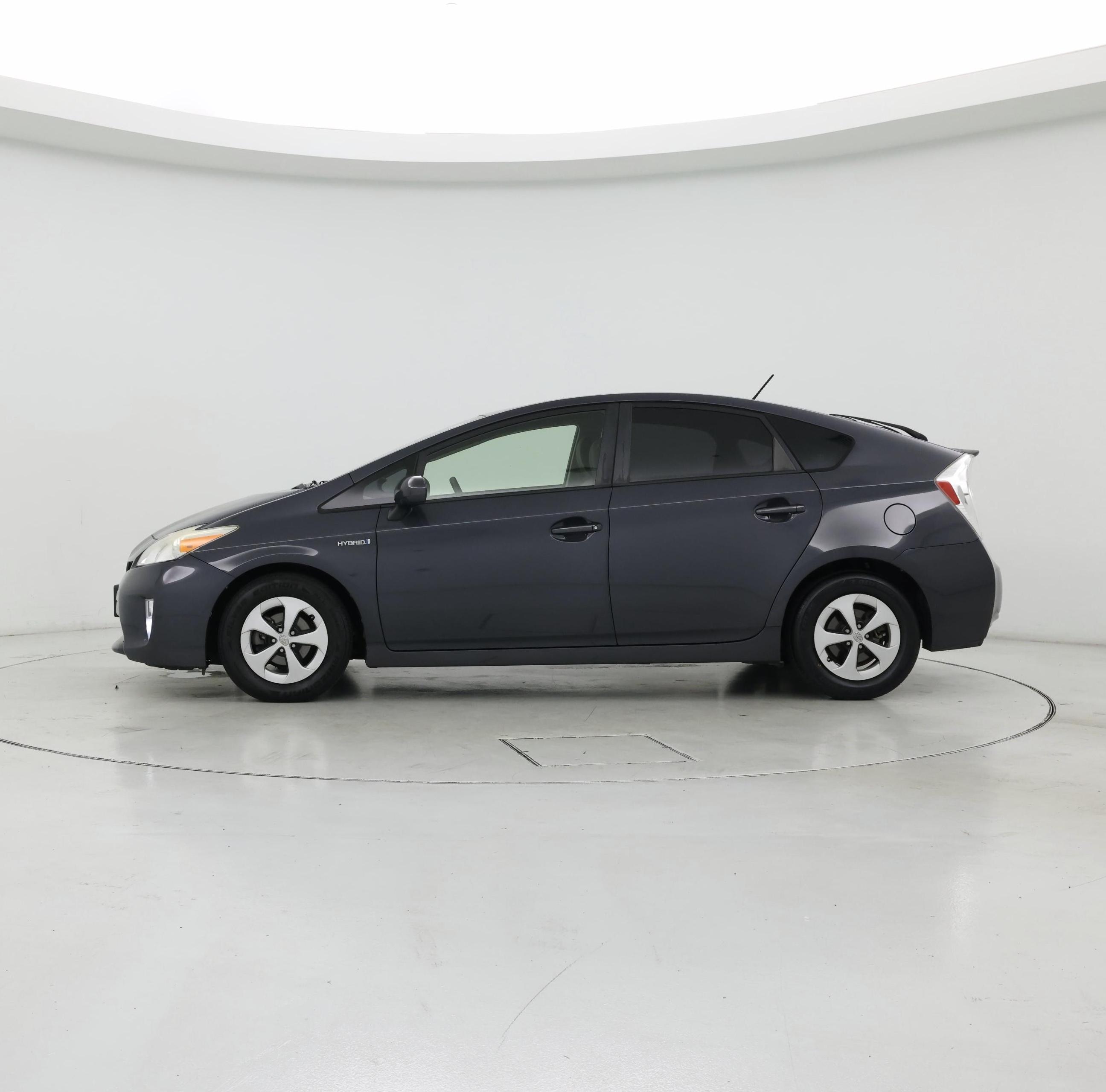 Thumbnail: 2014 Toyota Prius - 3