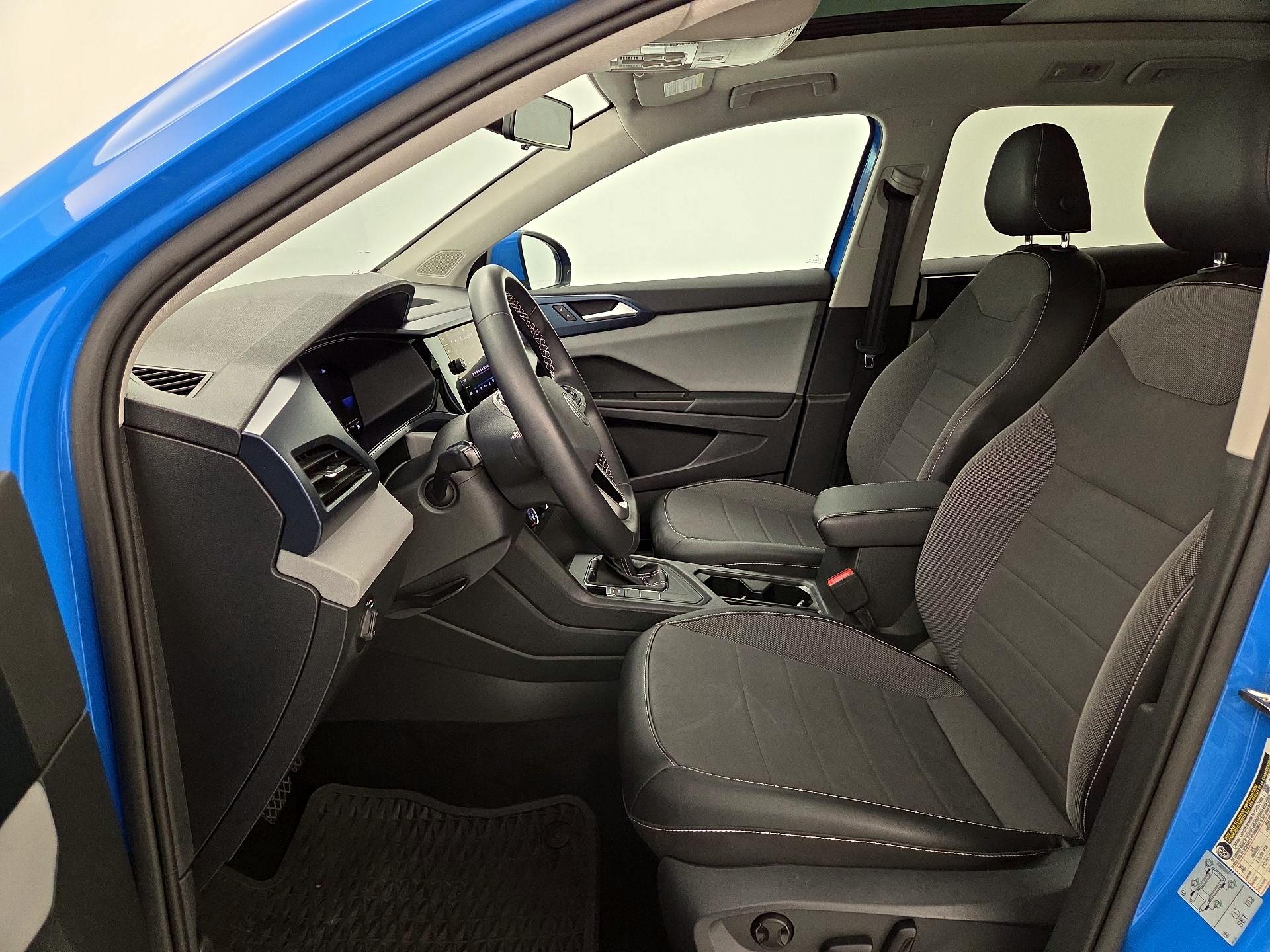 Thumbnail: 2022 Volkswagen Taos - 11