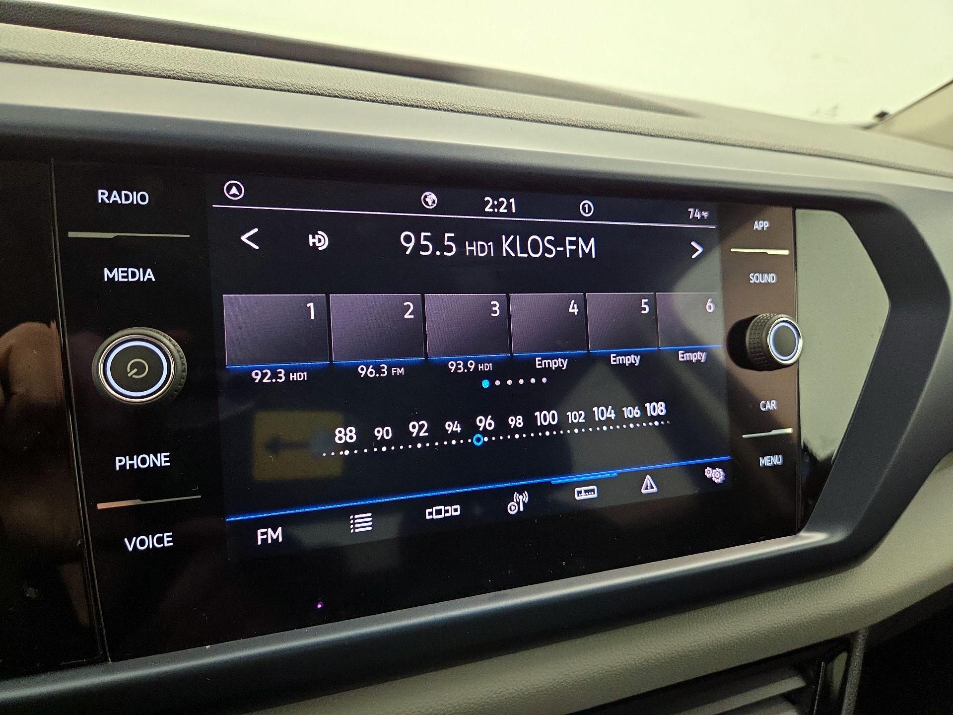 Thumbnail: 2022 Volkswagen Taos - 15