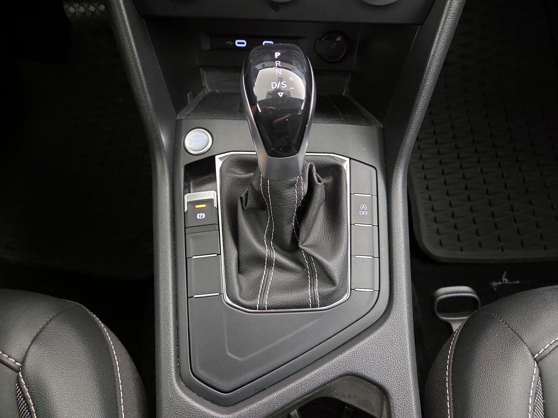 Thumbnail: 2022 Volkswagen Taos - 17