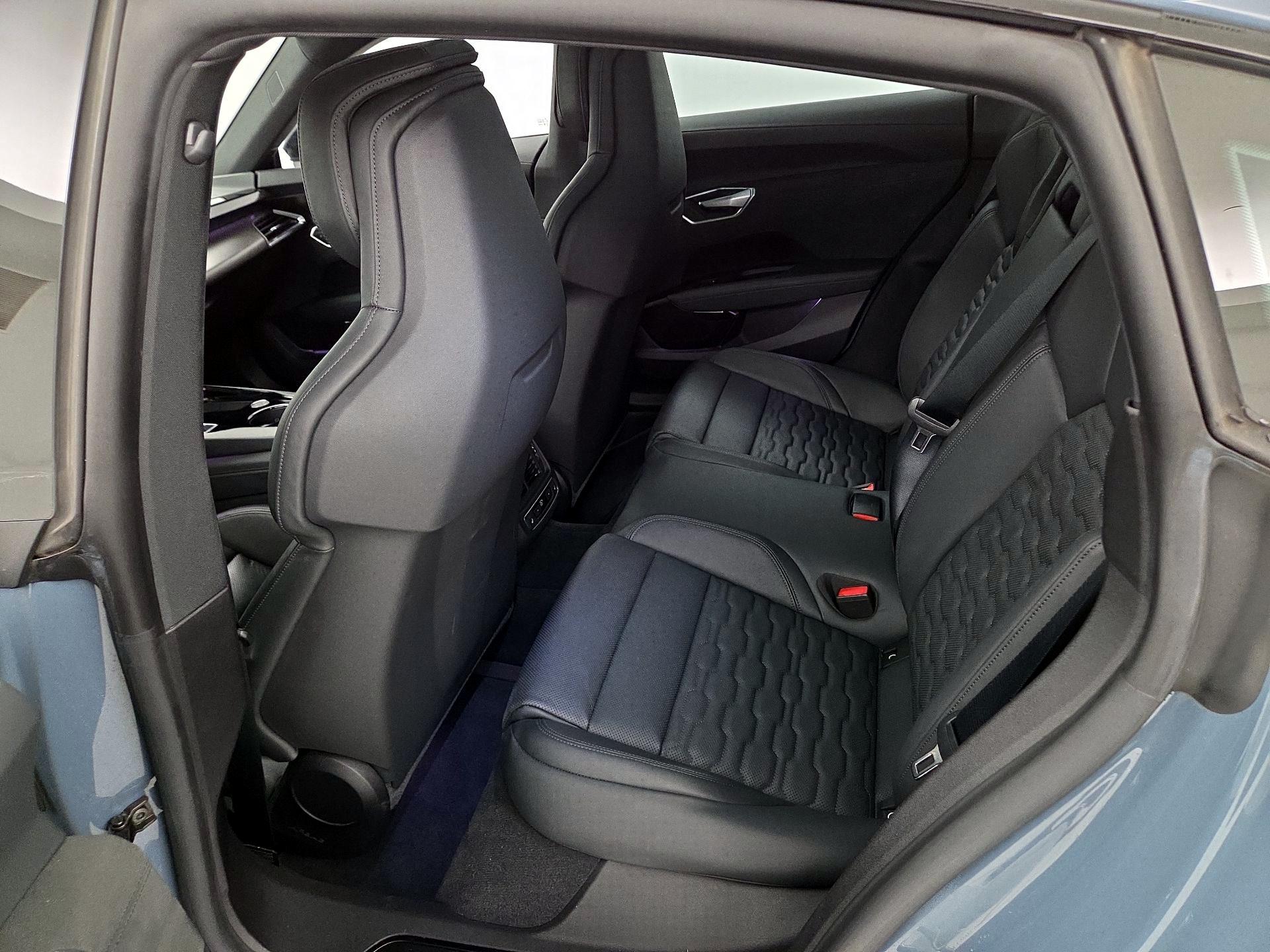 Thumbnail: 2022 Audi e-tron GT - 20