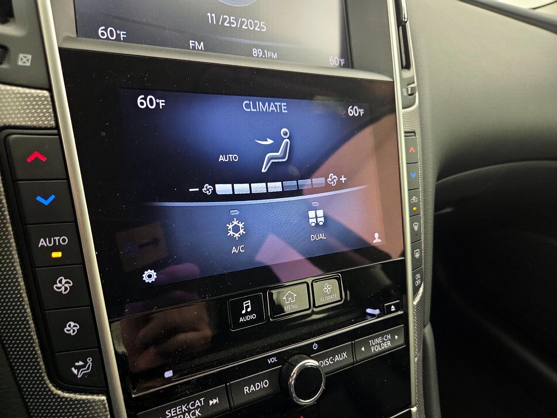 Thumbnail: 2015 INFINITI Q50 - 16