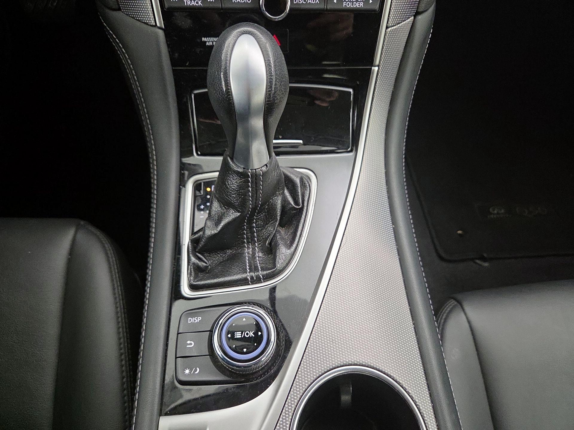 Thumbnail: 2015 INFINITI Q50 - 17