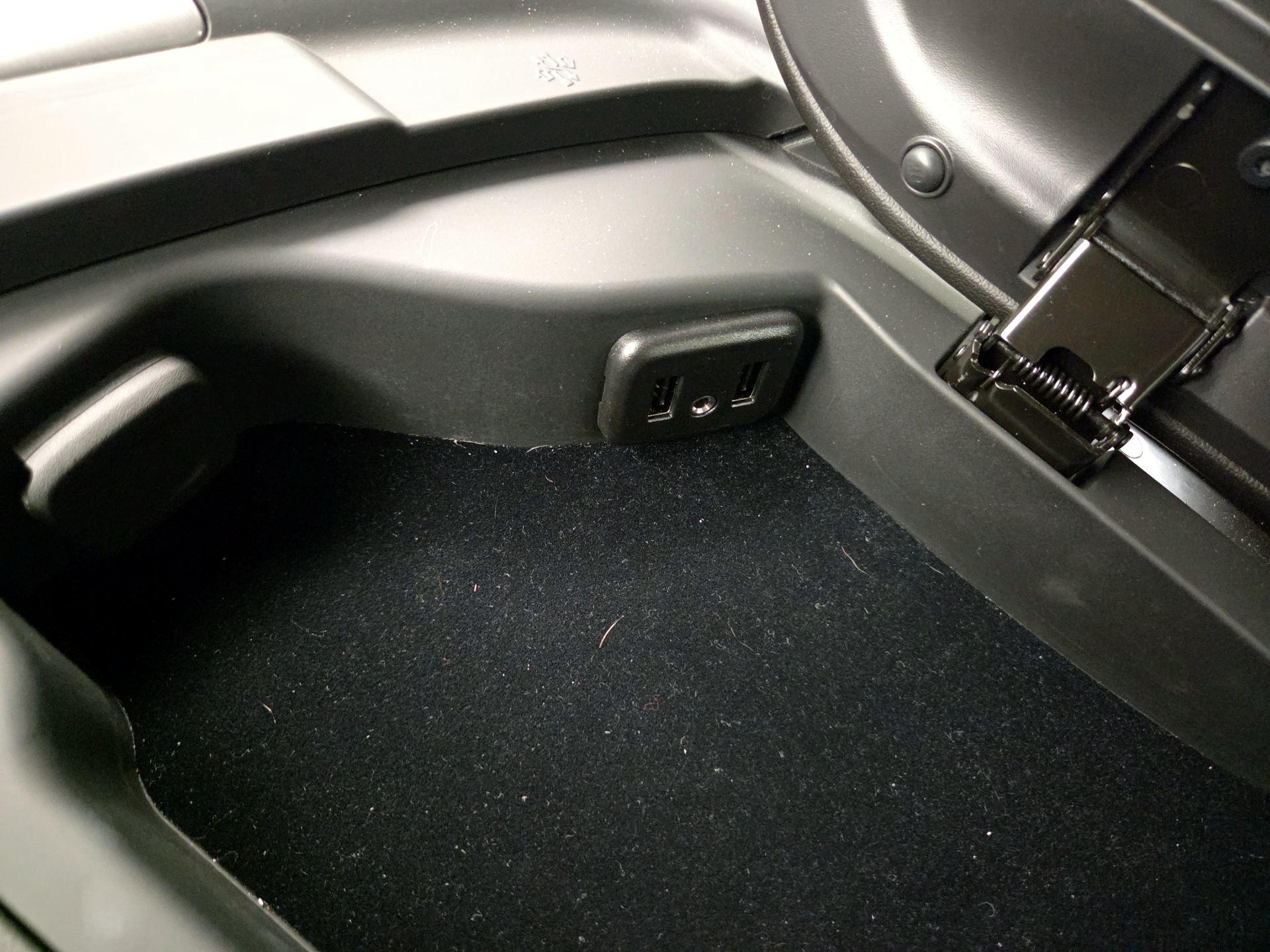 Thumbnail: 2019 Chevrolet Corvette - 19