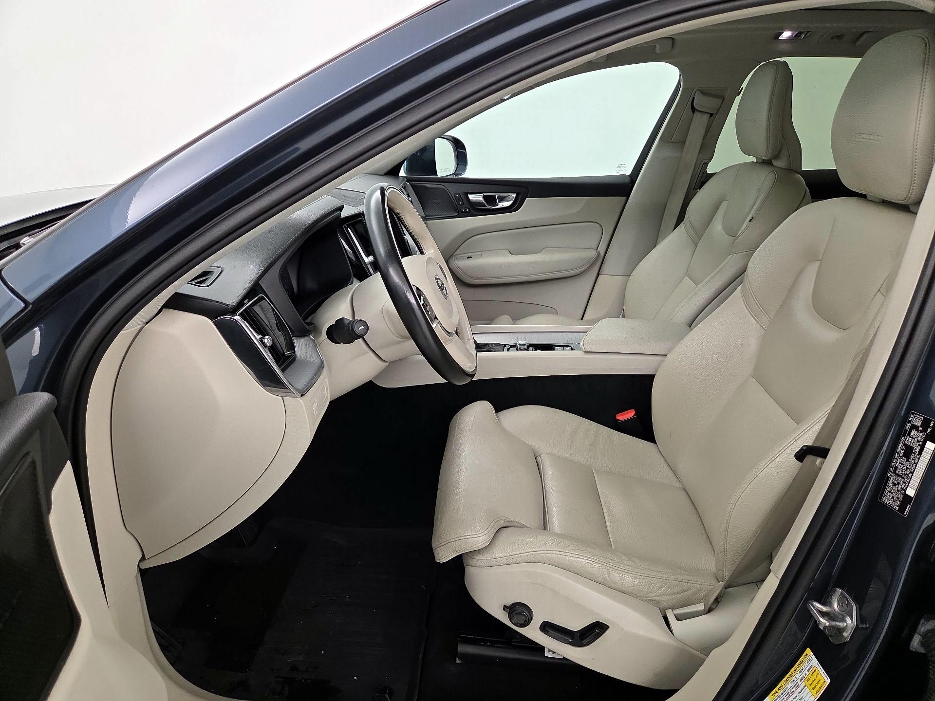 Thumbnail: 2019 Volvo XC60 - 11