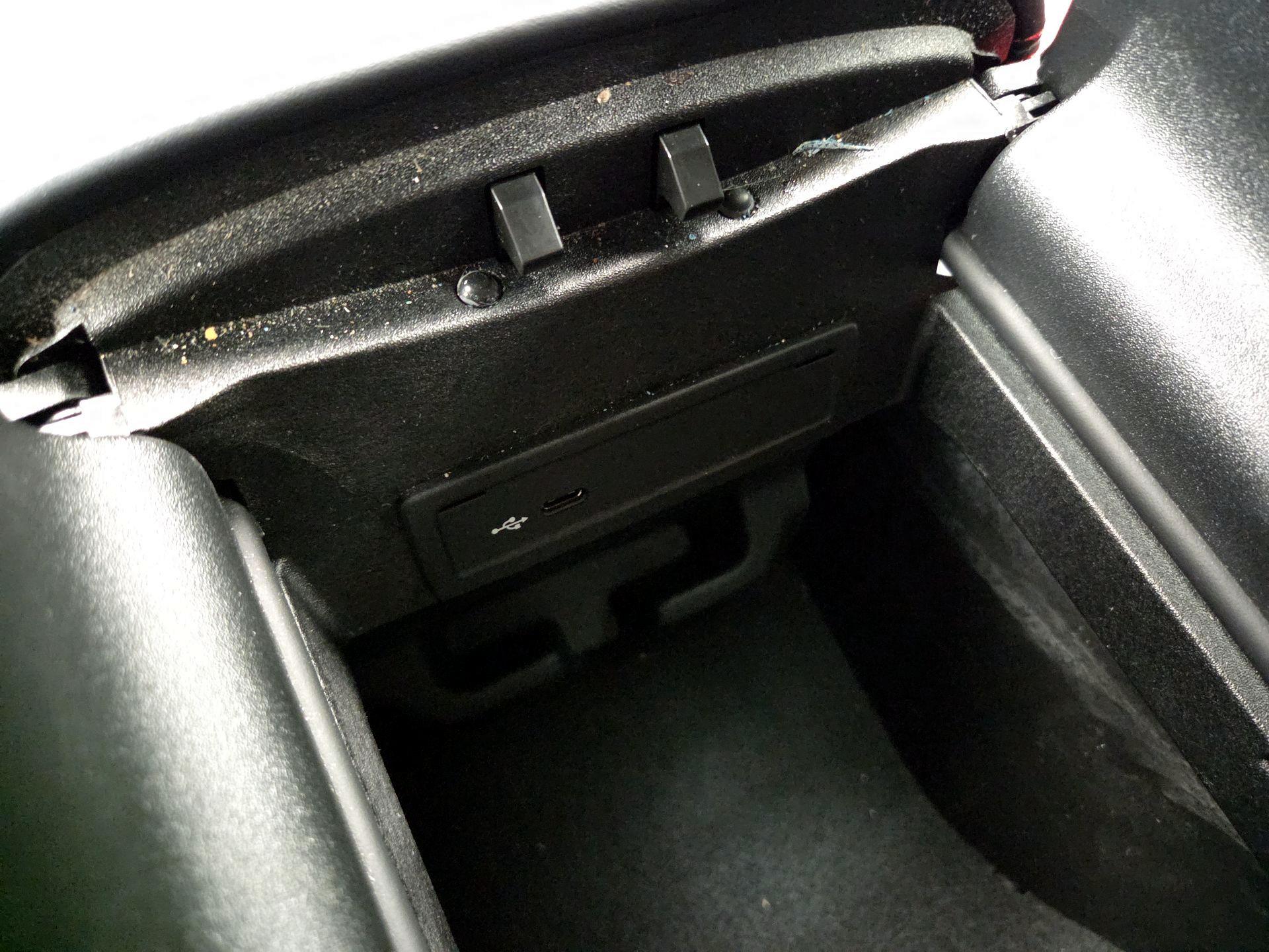 Thumbnail: 2023 Mercedes-Benz GLE - 19