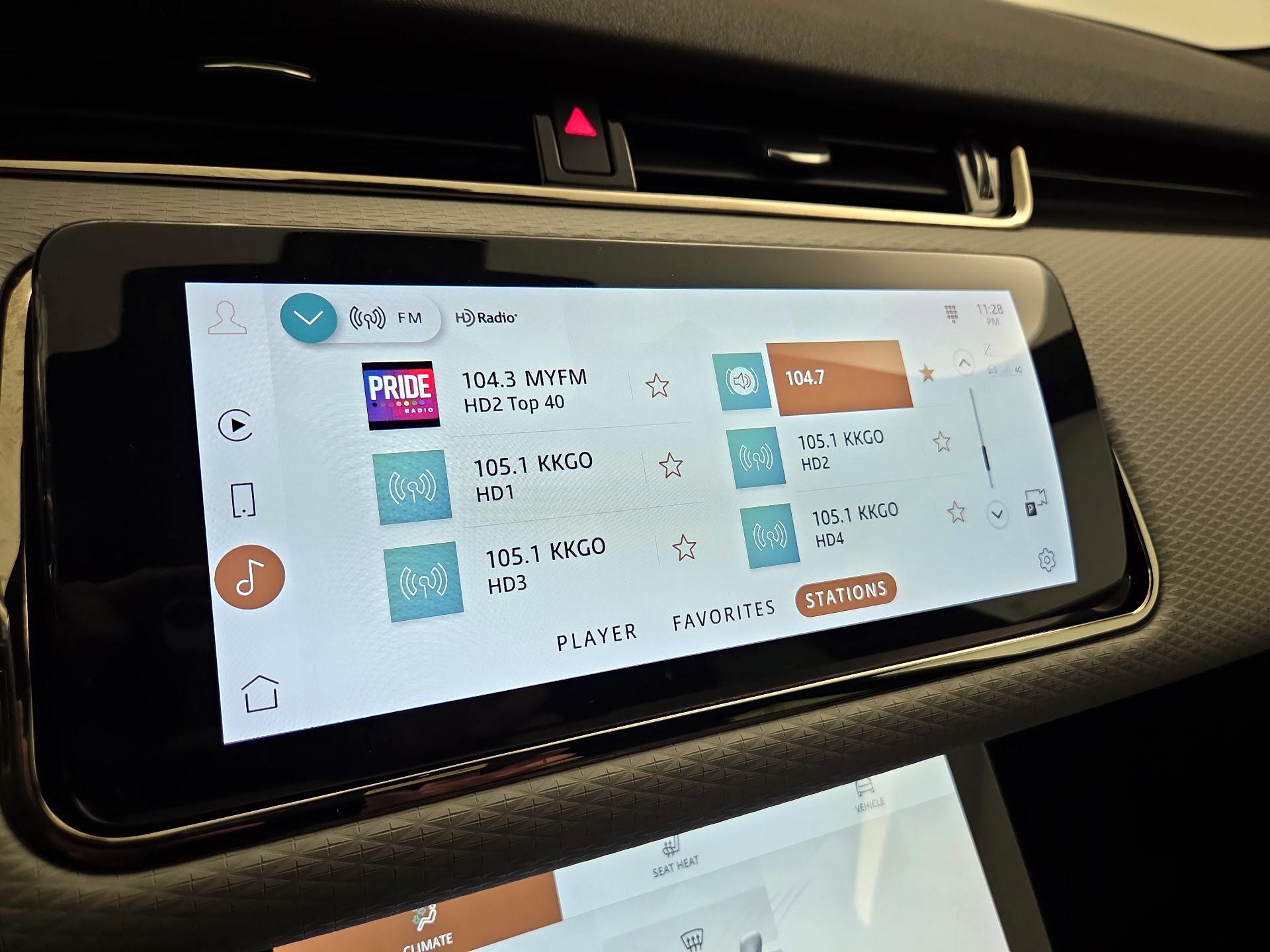 Thumbnail: 2022 Land Rover Range Rover Evoque - 16