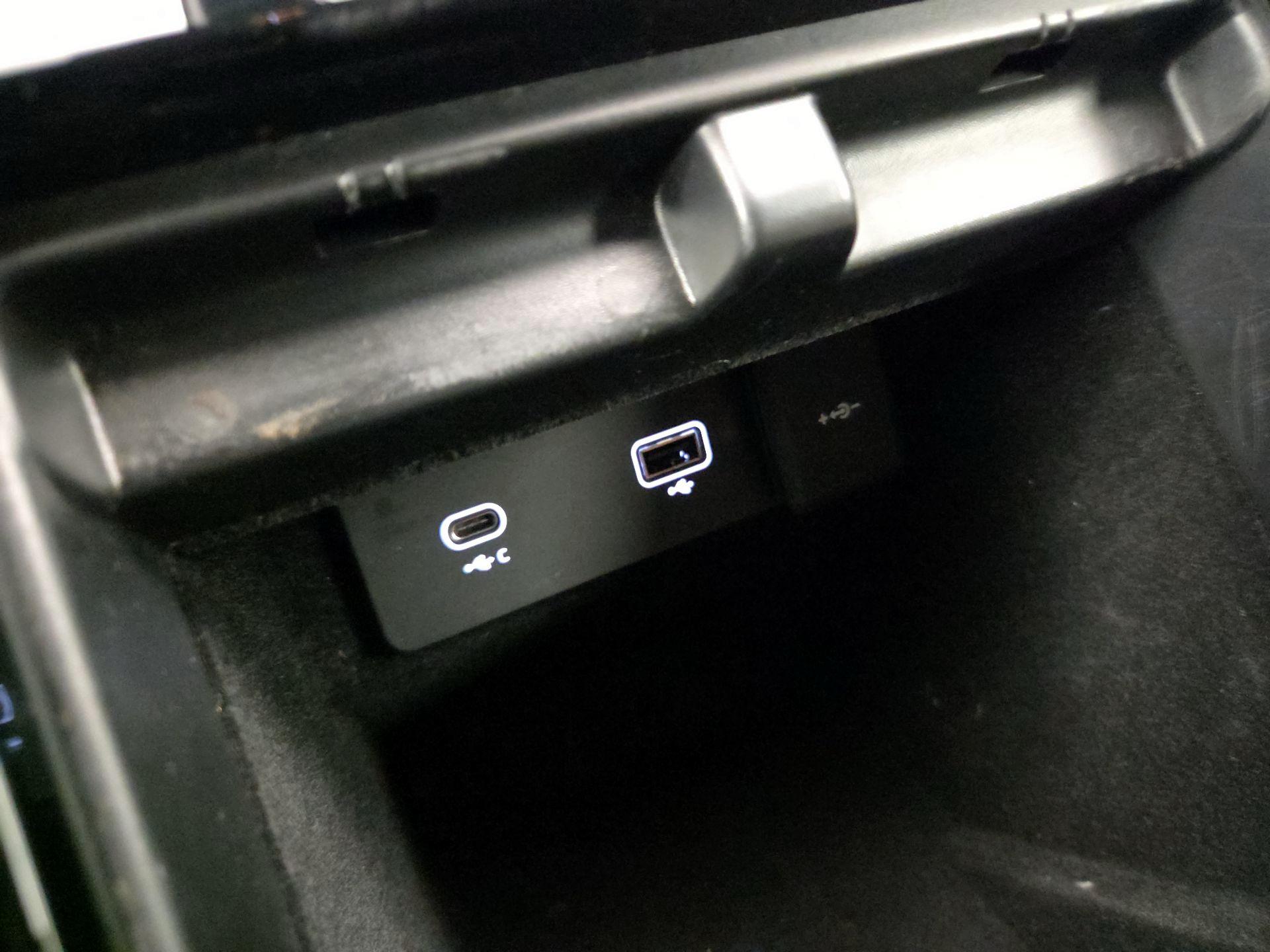 Thumbnail: 2022 Land Rover Range Rover Evoque - 19