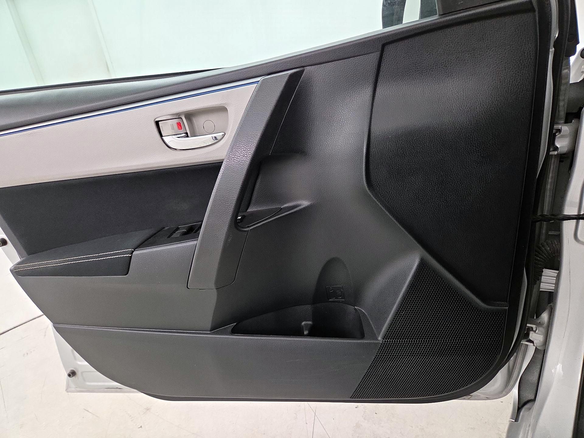 Thumbnail: 2014 Toyota Corolla - 12