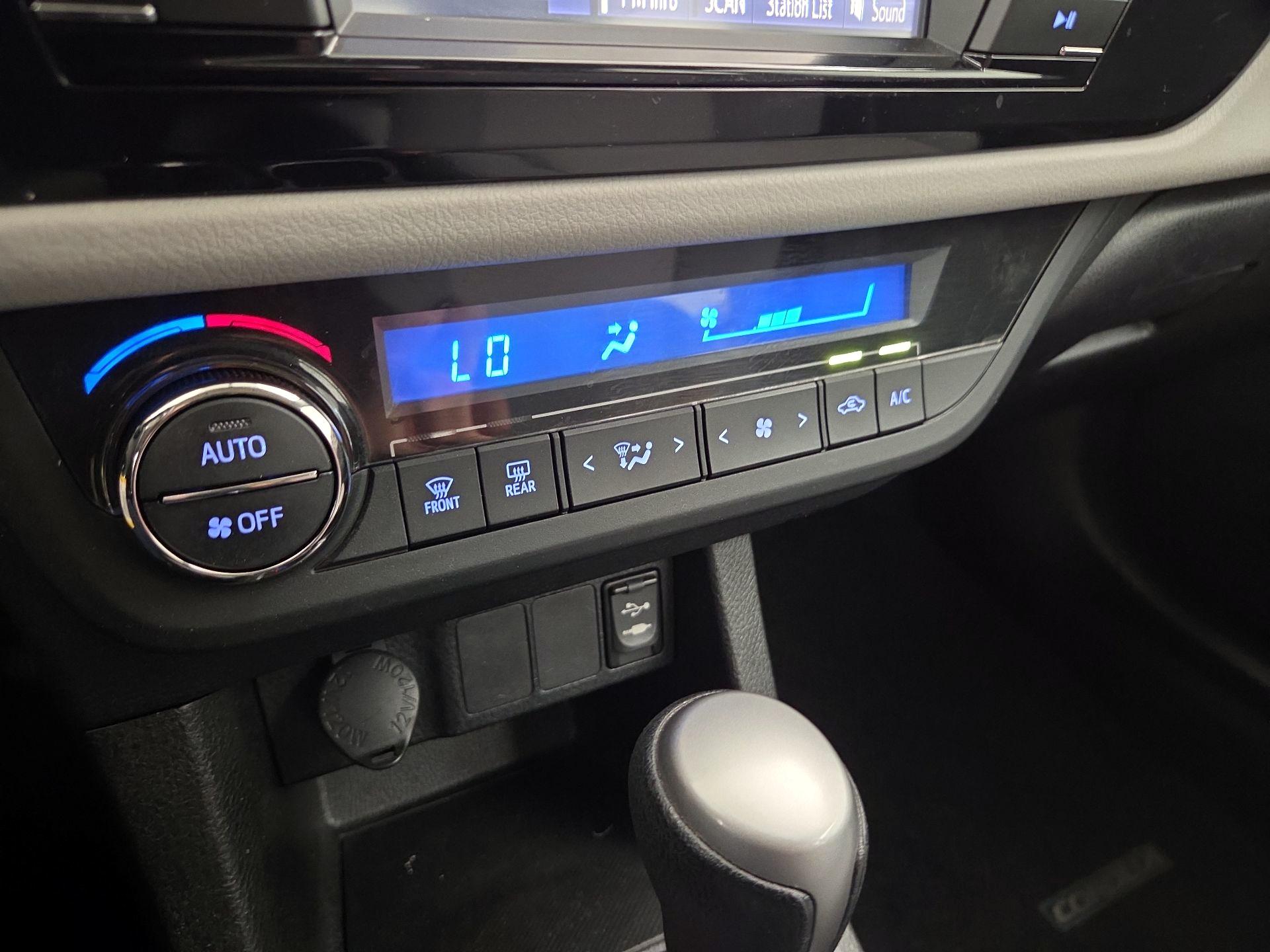 Thumbnail: 2014 Toyota Corolla - 16