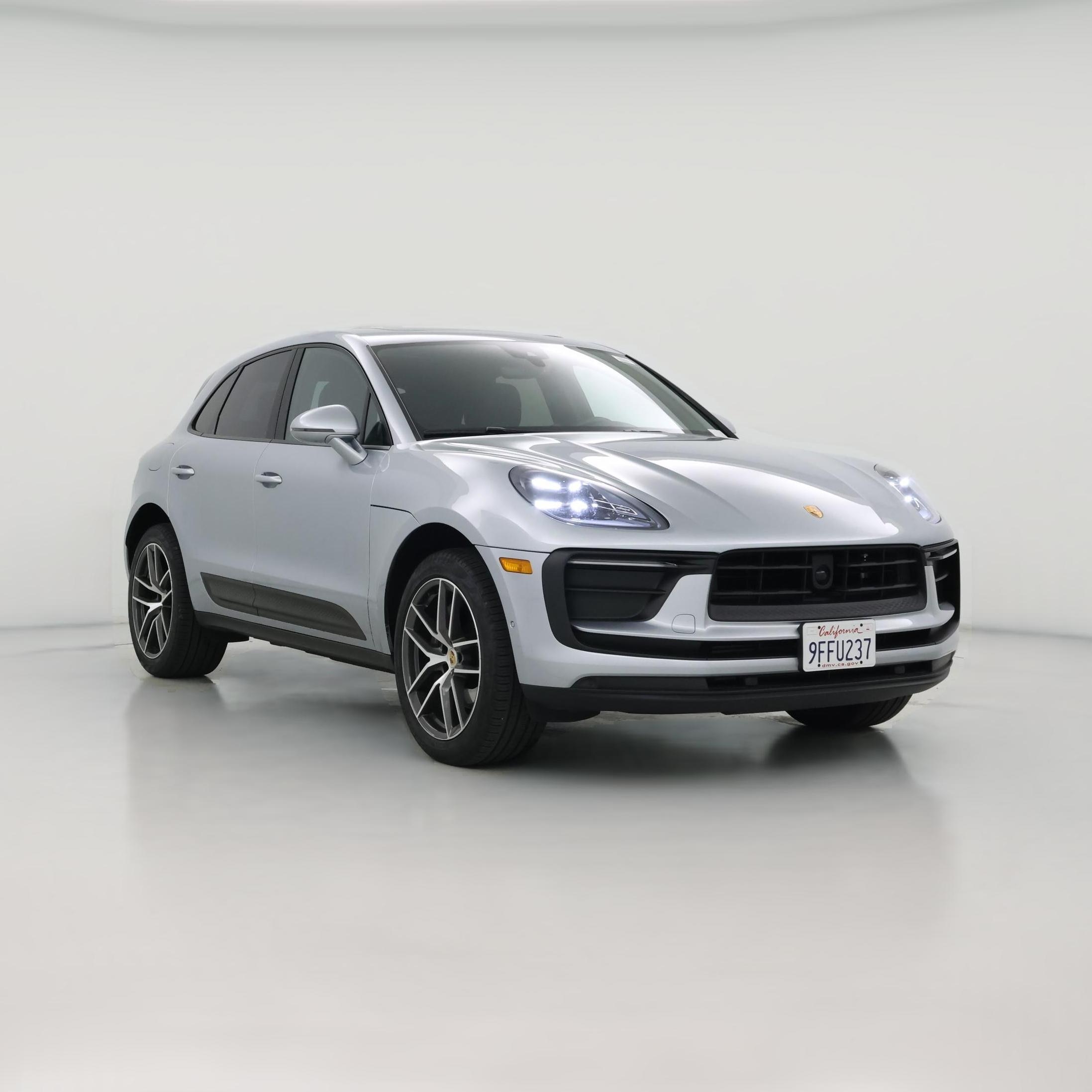 Thumbnail: 2023 Porsche Macan - 1